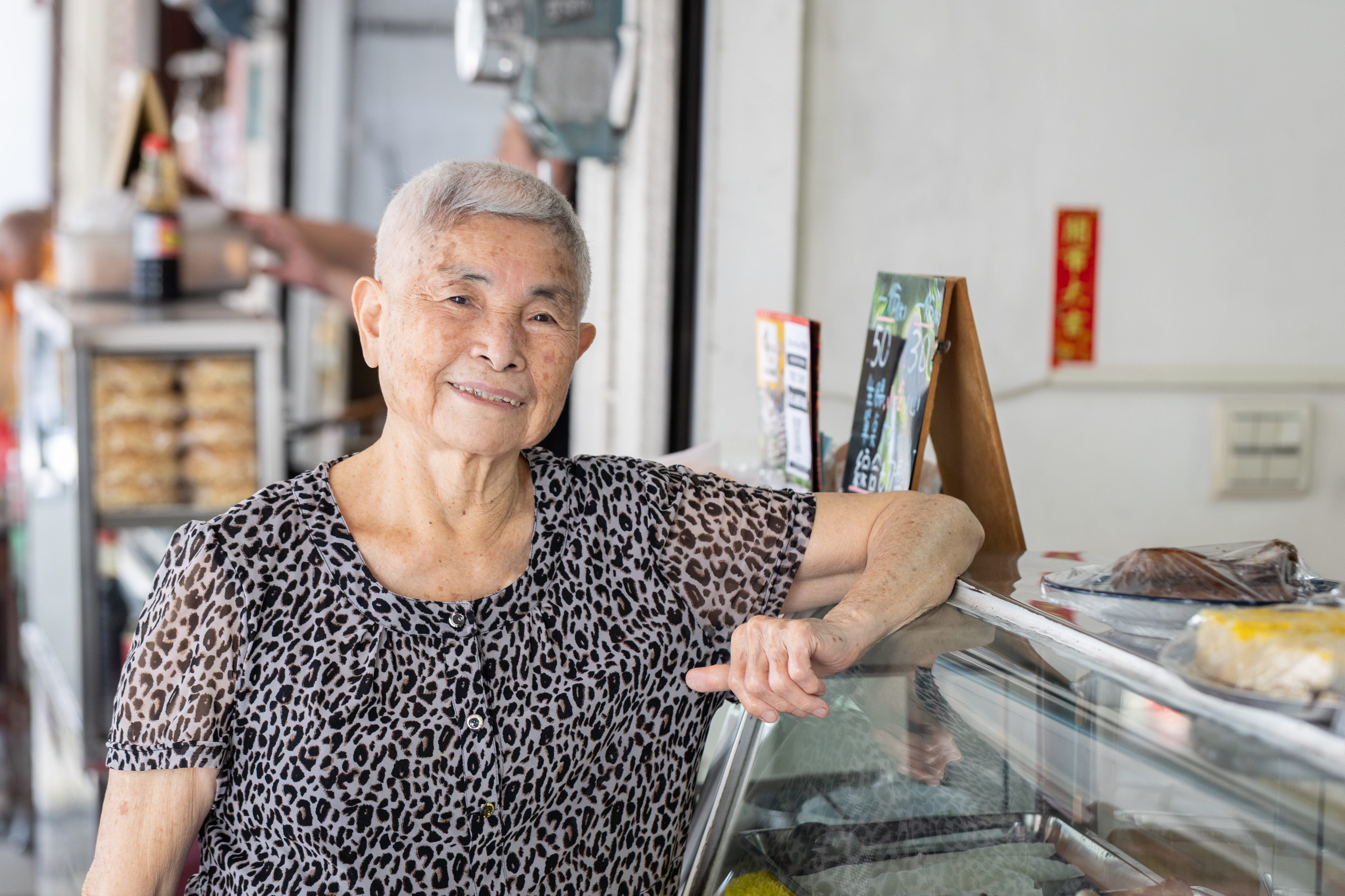 清子阿嬤今年83歲，依然精神矍鑠，每天早上4點就起床備料。