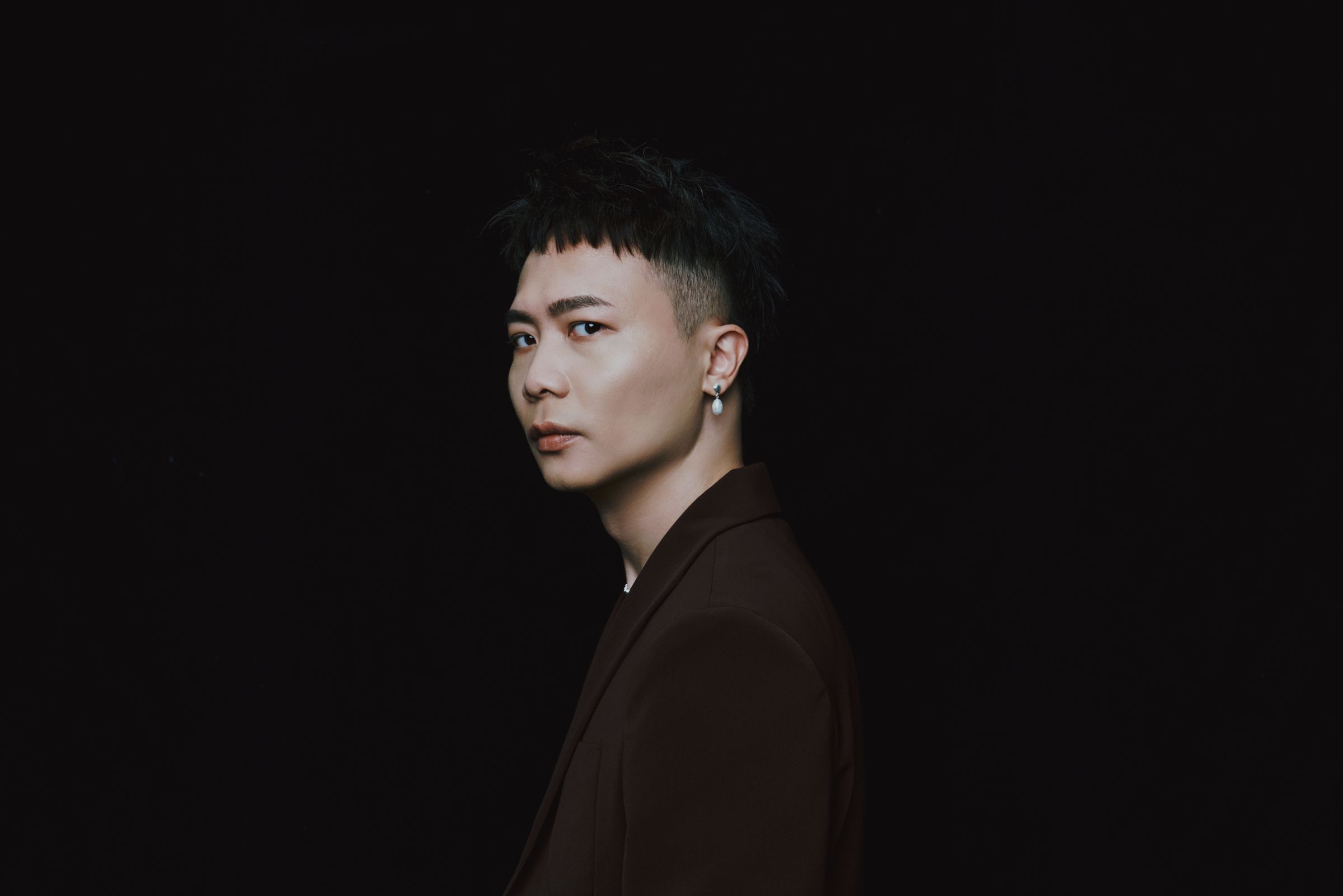蕭秉治本週發行新專輯,首場個人小巨蛋也將登場。(相信音樂提供)