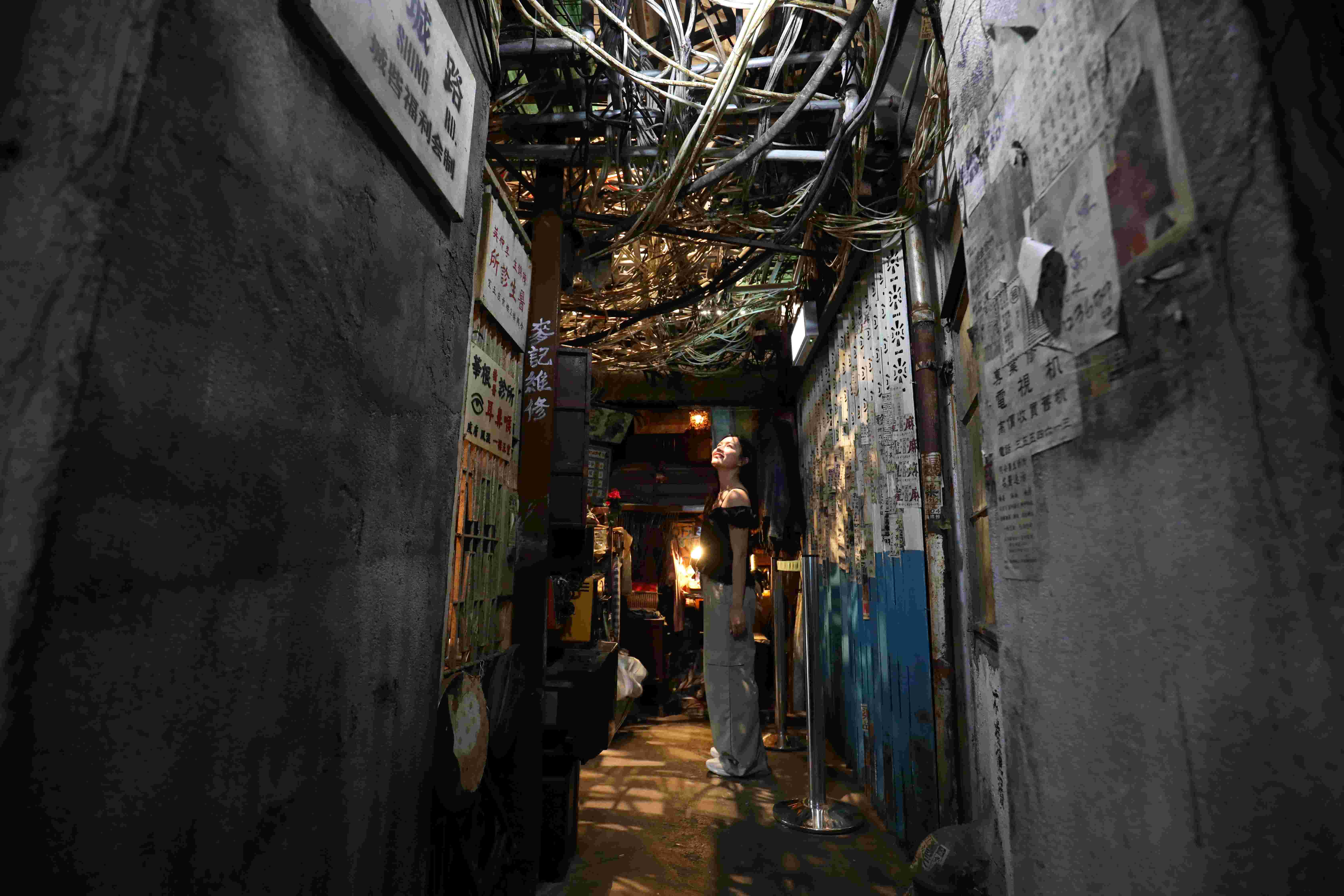 完全擬真的窄街內巷，很適合拍打鬥戲。