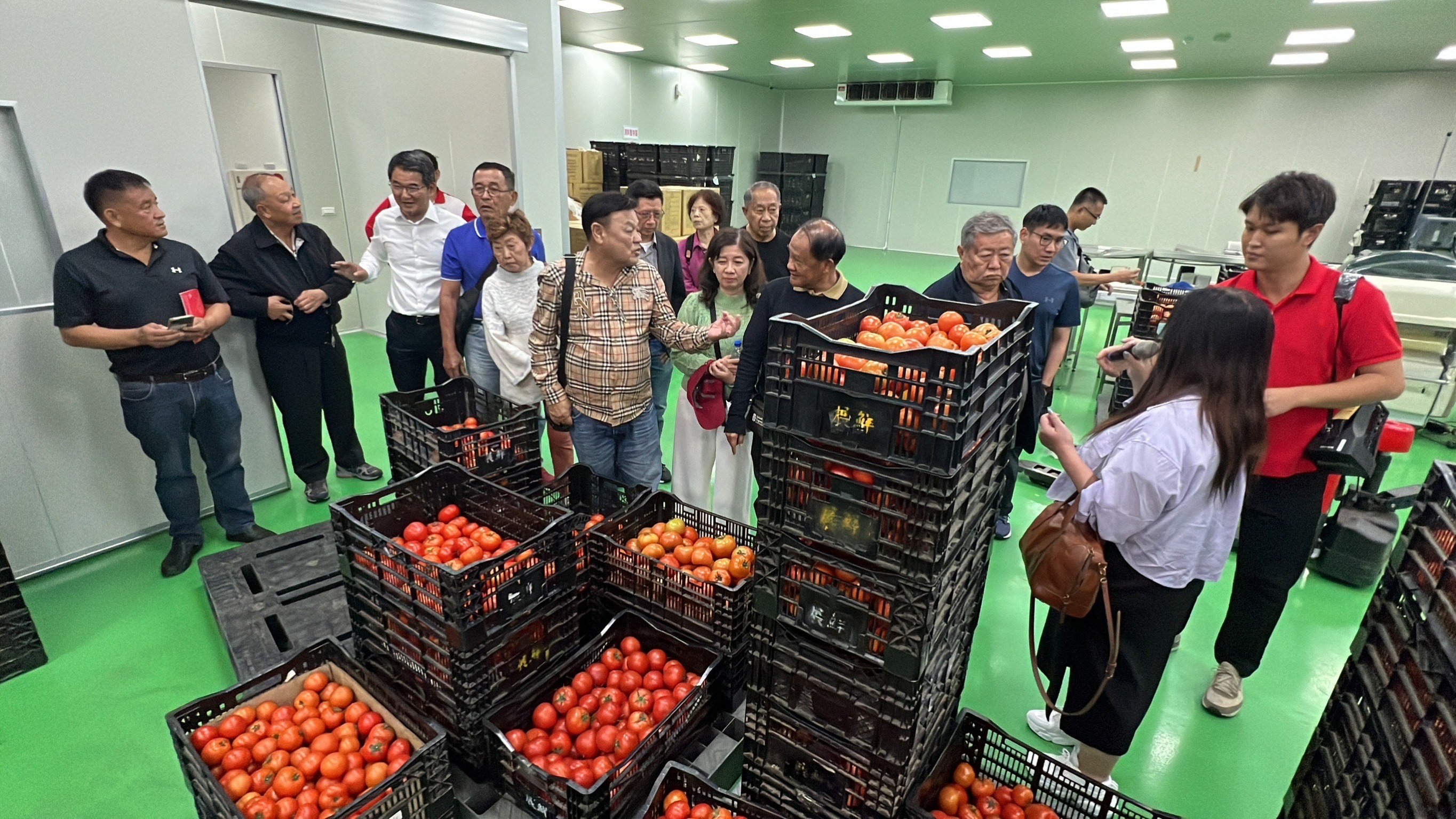泰國國會議員與官員特地來台參訪農業技術，立委劉建國特別現場陪同。 （劉建國辦公室提供）