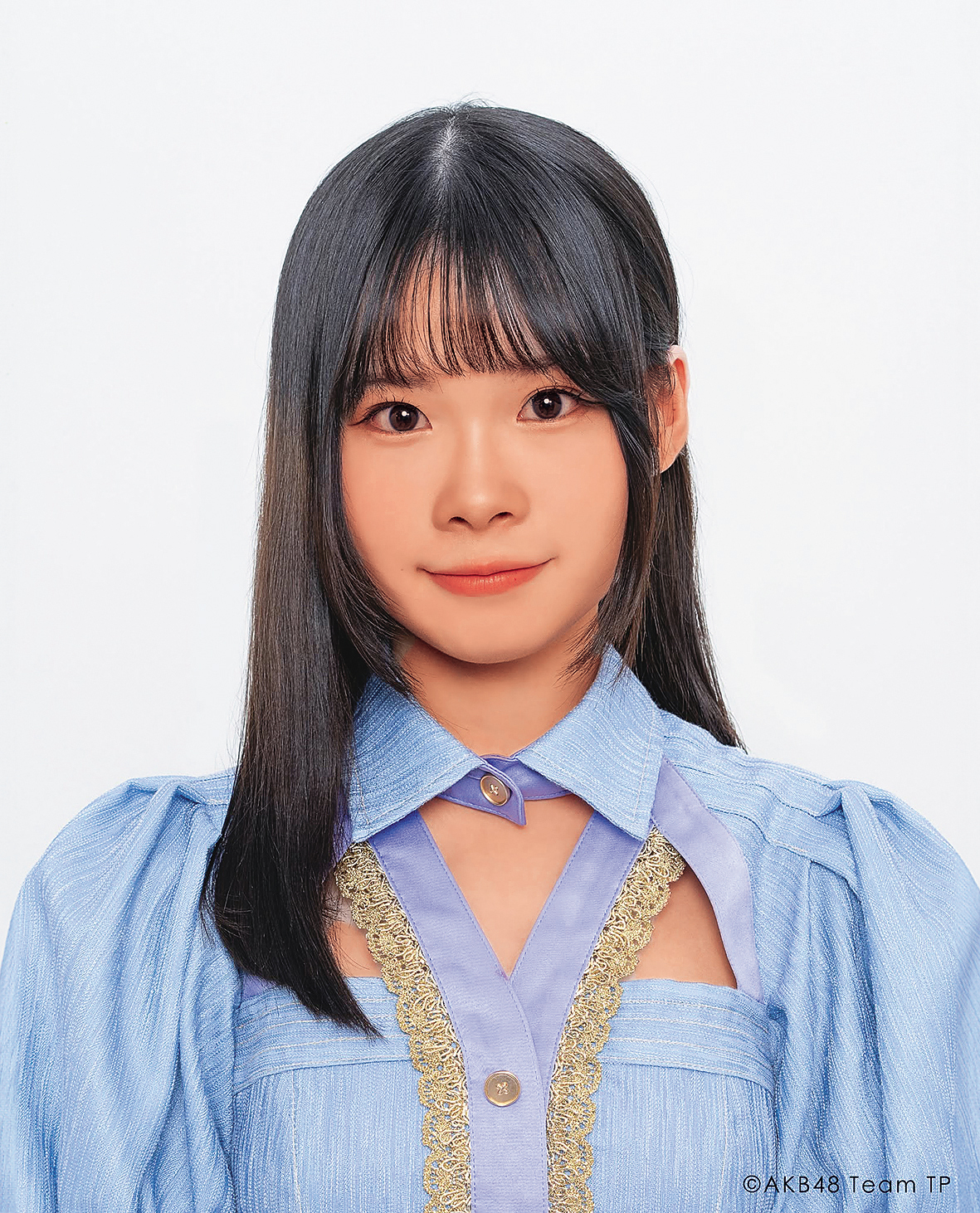 女子偶像團體 AKB48 Team TP 研究生余嬿慈被經紀公司終止合約後,還遭追究賠償。(AKB48 Team TP FB)