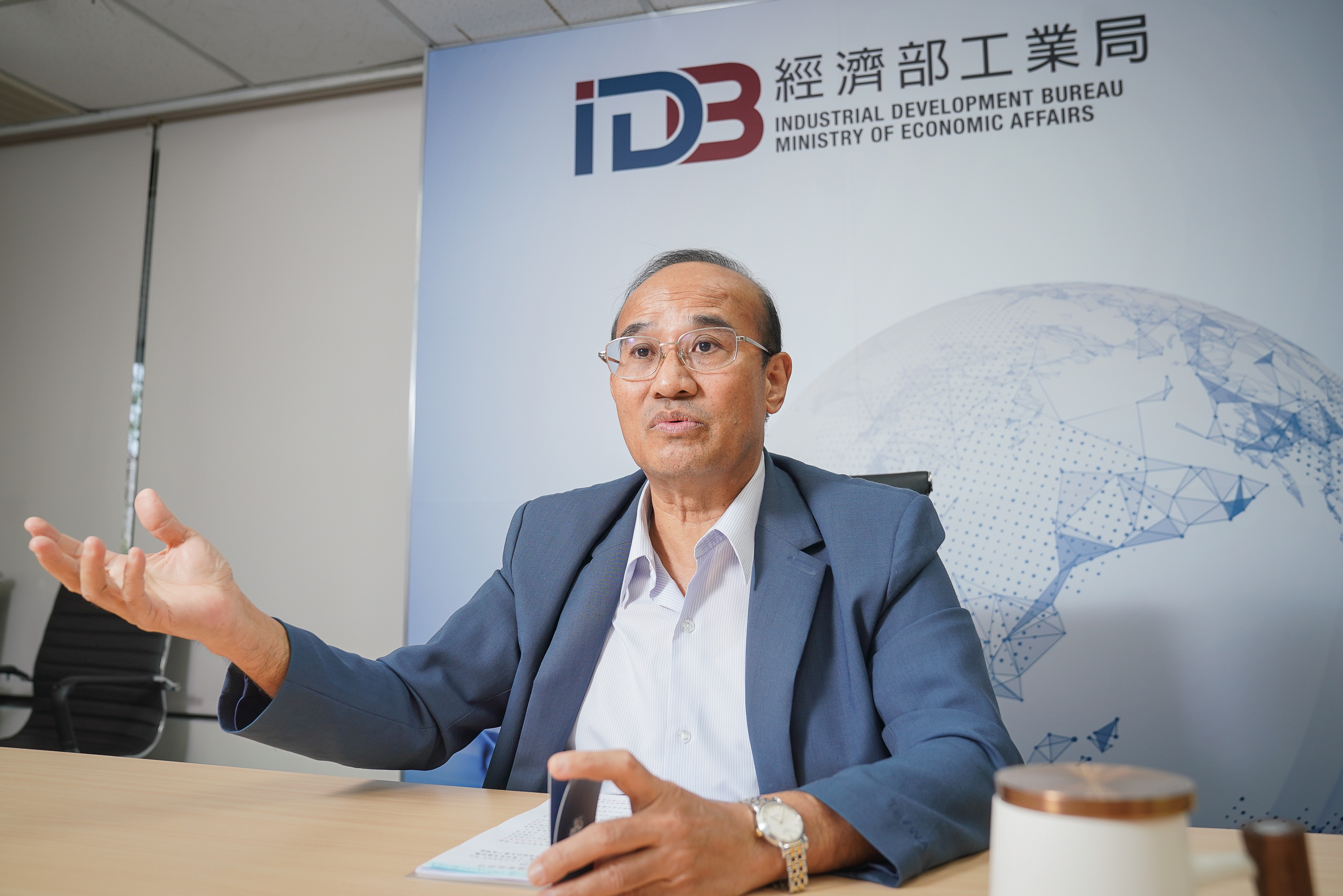 經濟部產業發展署費盡心思規劃「產業關聯執行方案」，想要拉升水下基礎、機艙組裝、葉片及海纜在地化採購比例，同時讓風場的建置如期完成。圖為產業發展署署長連錦漳。