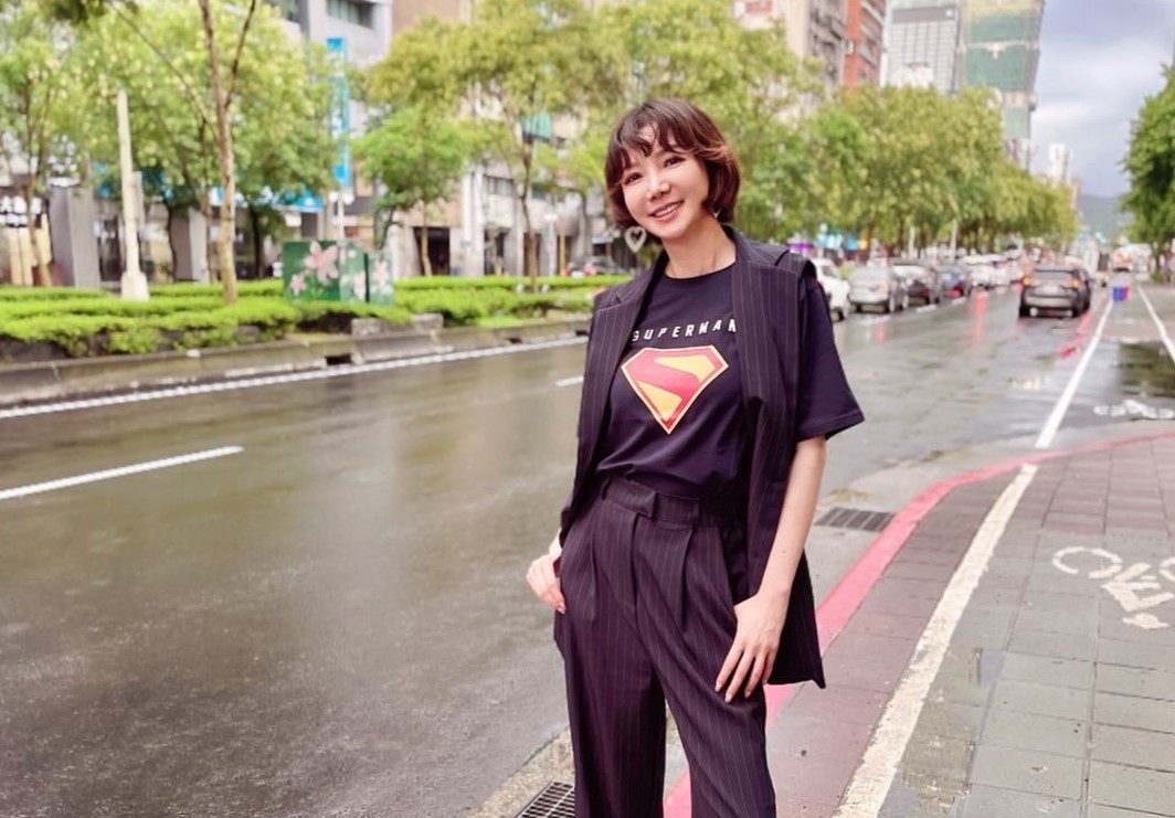 簡立喆近日趕回母校世新大學準備演講，到現場竟被告知活動已經提前辦完，忘記通知她。（翻攝自簡立喆臉書）