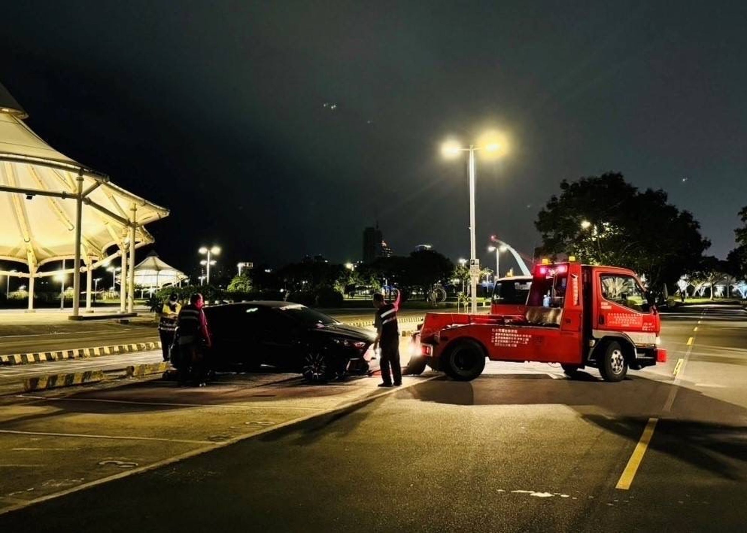因應北市府發布水門只出不進管制,北市警局將於明午1點實施車輛拖吊。(警方提供)