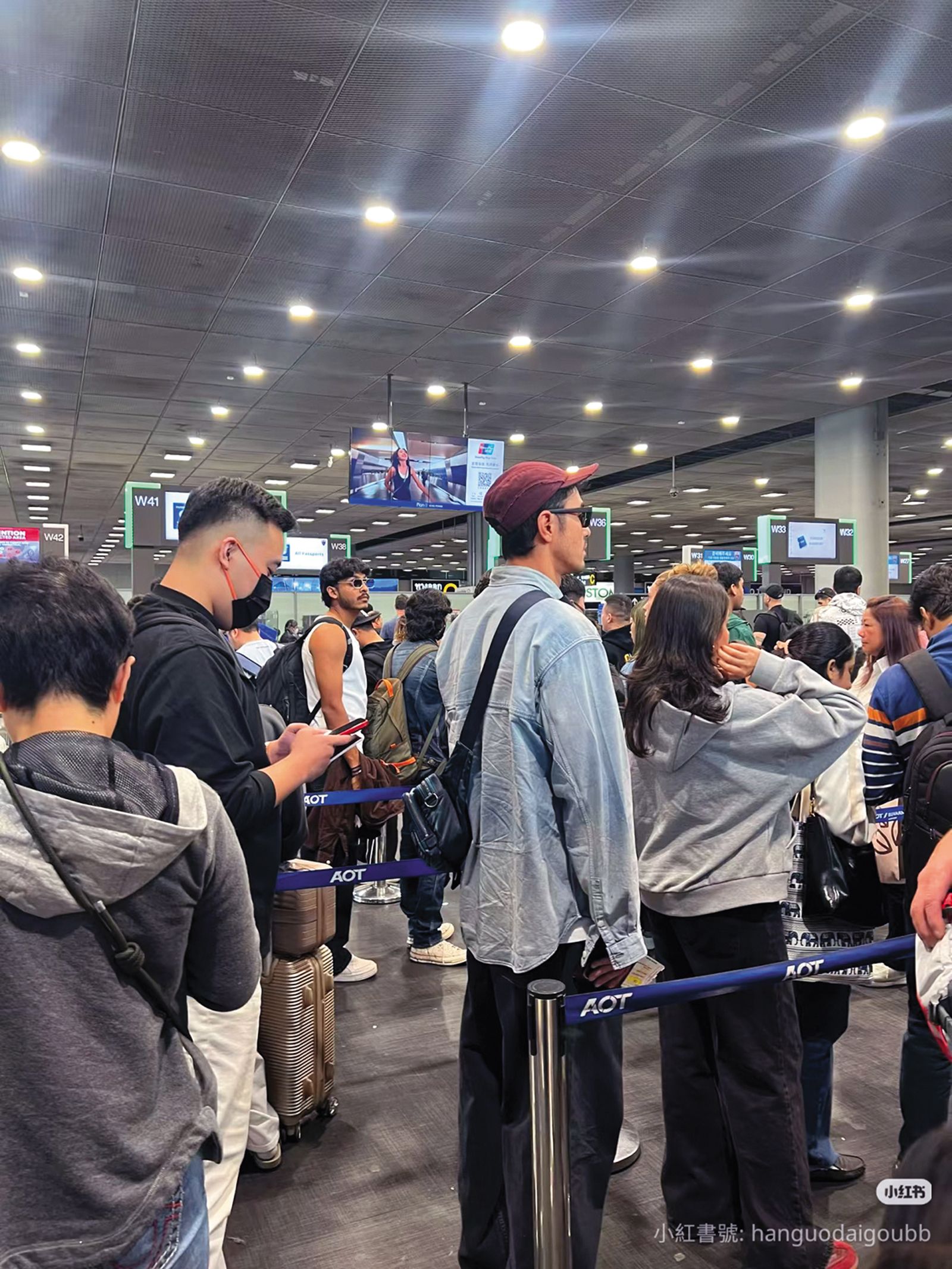 這回和徐小姐的戀情曝光，阮經天並未選擇分手，在新戲殺青後，還從曼谷直奔韓國找對方見面。（翻攝自bibi的日常生活小紅書）