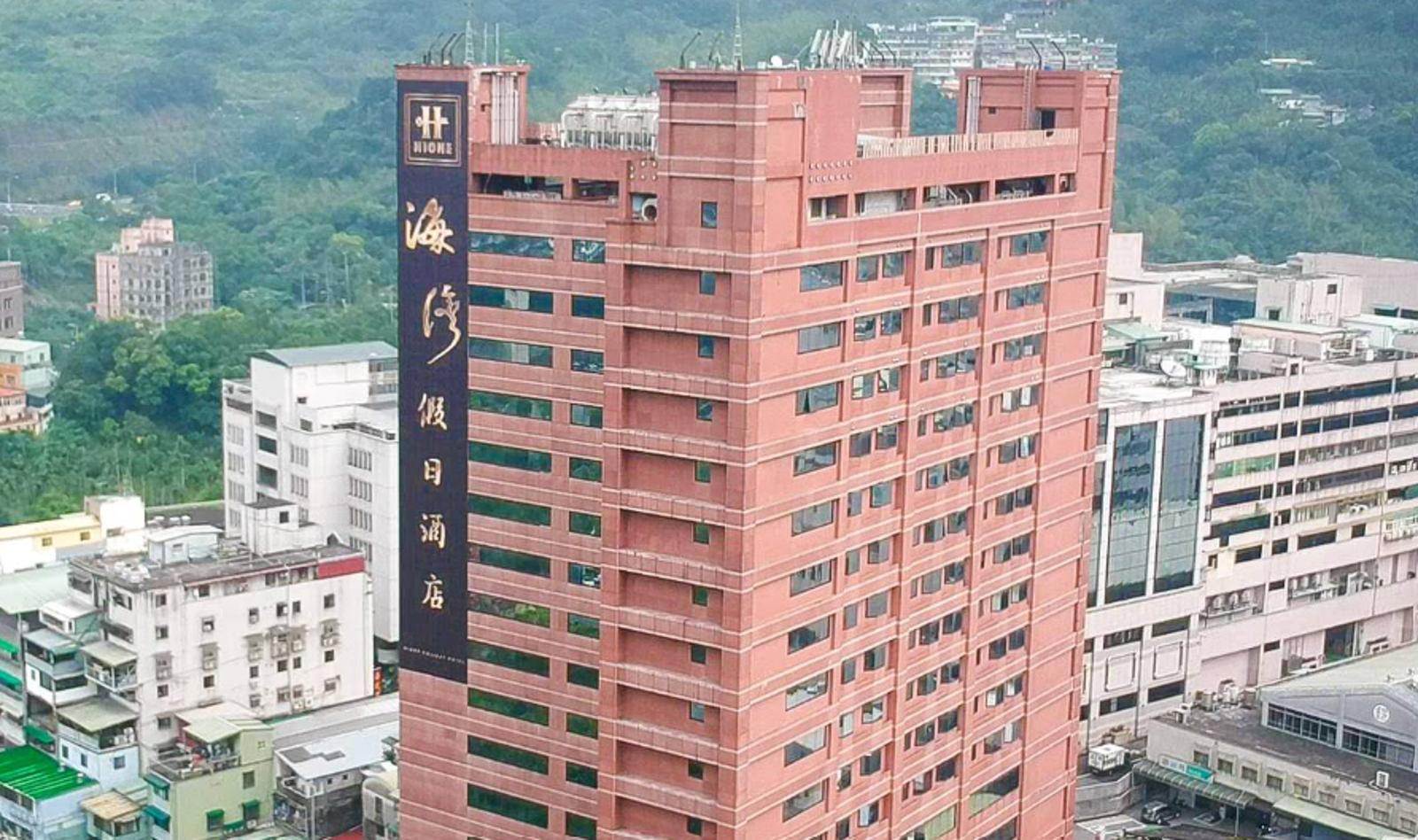 海灣國際開發爆掏空近4億!董座涉假交易遭約談 深夜移送北檢對鏡頭發聲「完全誤會」