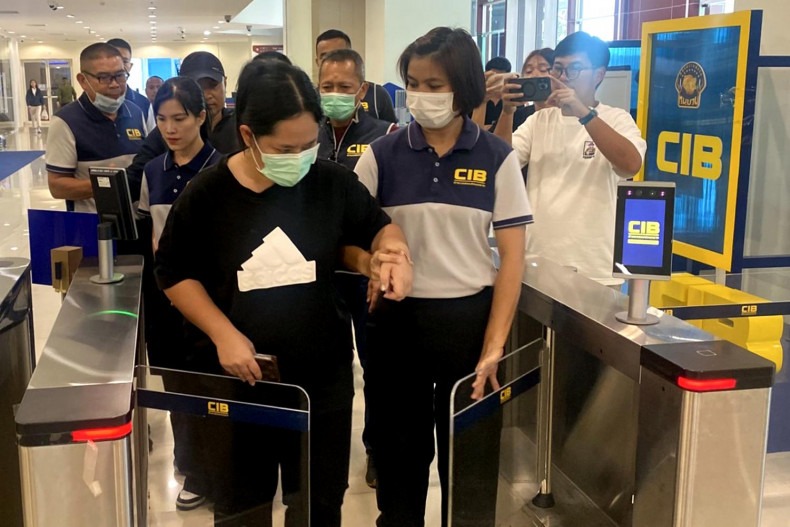 泰國一宗涉及多名高僧的性與金錢醜聞持續延燒，警方於16日正式逮捕事件核心人物，35歲蛇蠍女「Golf」。（翻攝自@ngonggau X）