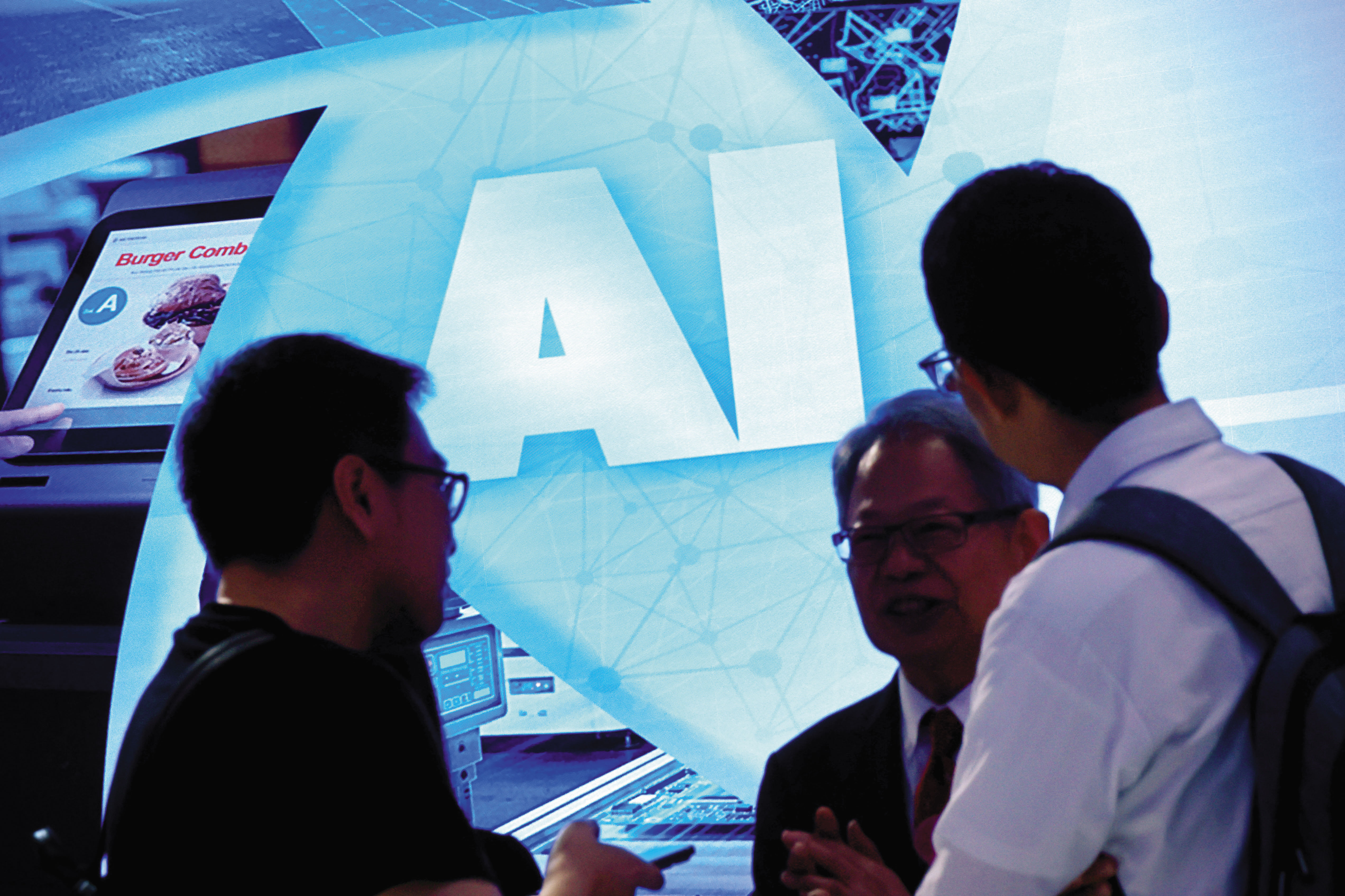 「AI產業」與「政府財政擴張」2大吸金黑洞,都用5%高利率瘋狂搶奪資金,升斗小民還能冀望降息嗎?