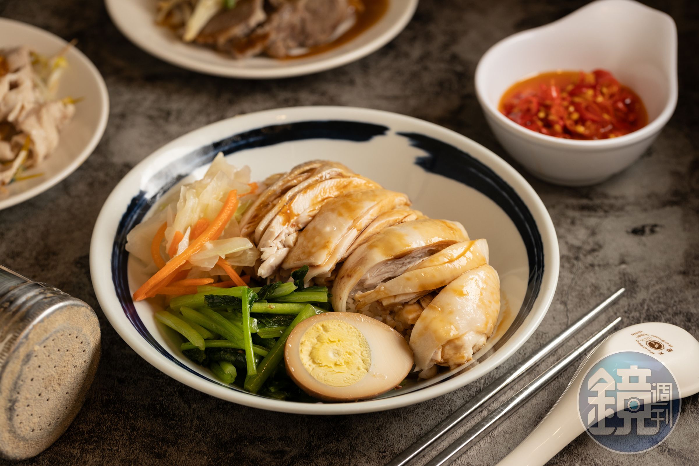 屬於便當形式的「小時候雞肉飯」，是疫情期間發想的新選擇。（120元／碗）