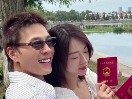 中國演員洪堯與吳謹言因合作《延禧攻略》相識，去年9月13日官宣結婚。（翻攝自微博）