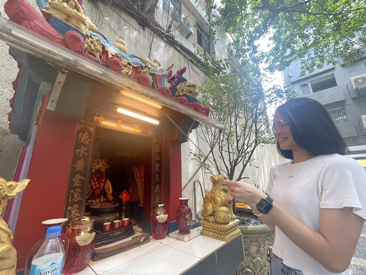 「花蓮富野渡假酒店」的庭院內有座土地公廟，背後還有一段董事長劉清郎和落難土地公的結緣故事。（富野集團提供）