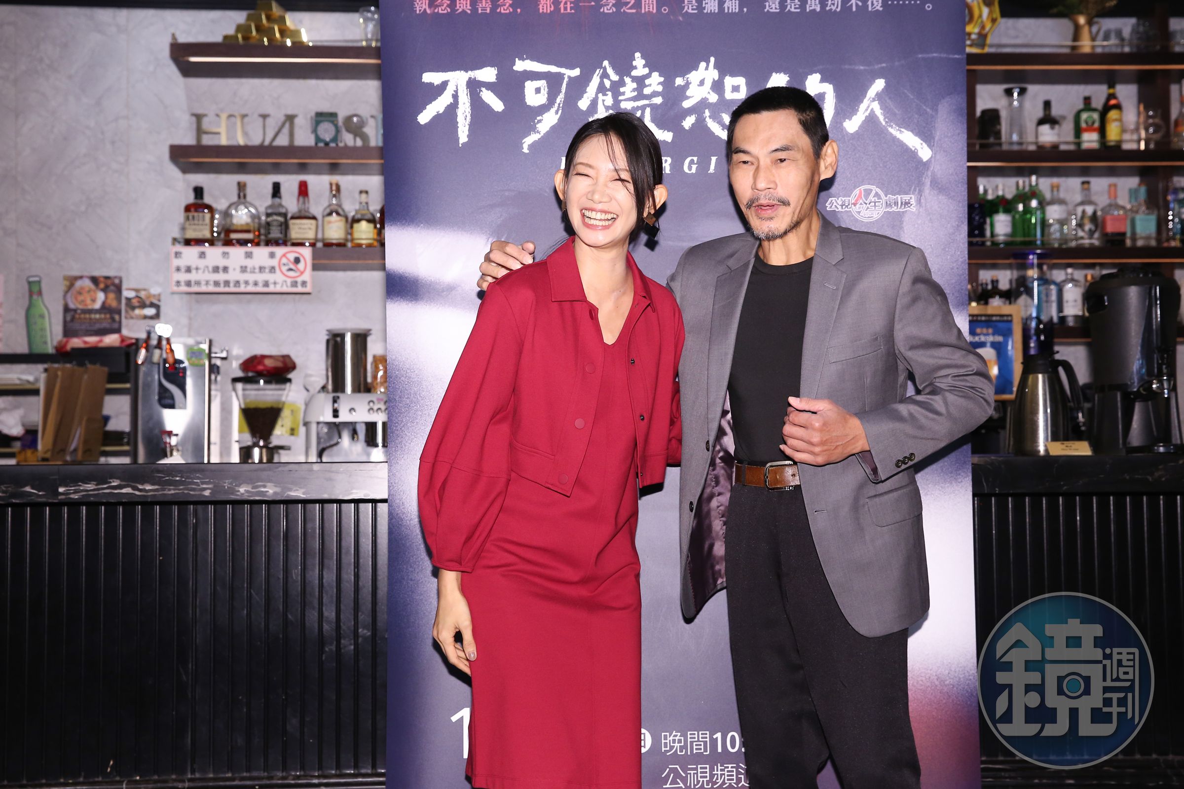 夏靖庭、吳奕蓉戲裡搭擋演出。