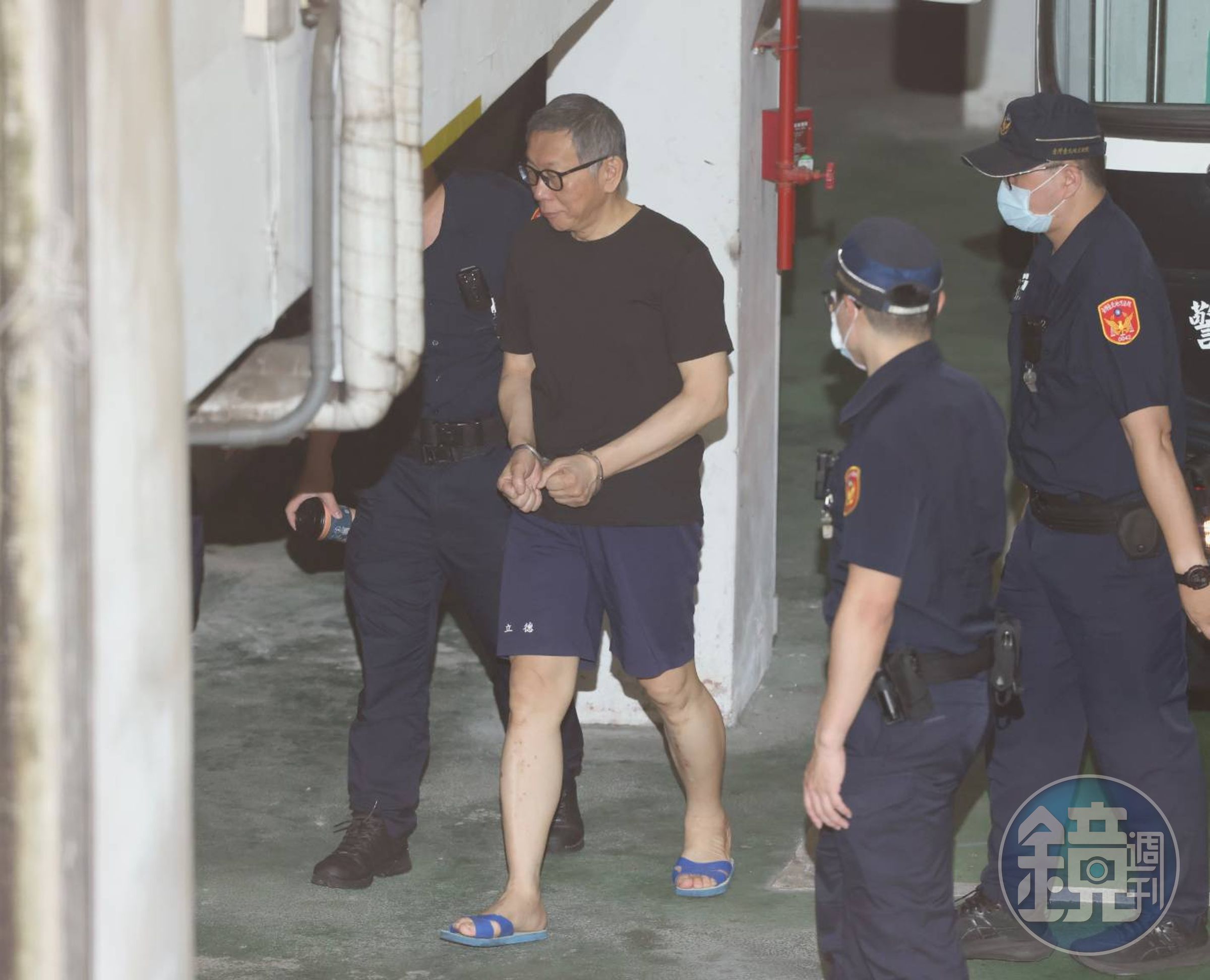 台北地院審理京華城案及民眾黨政治獻金弊案提訊柯文哲出庭。