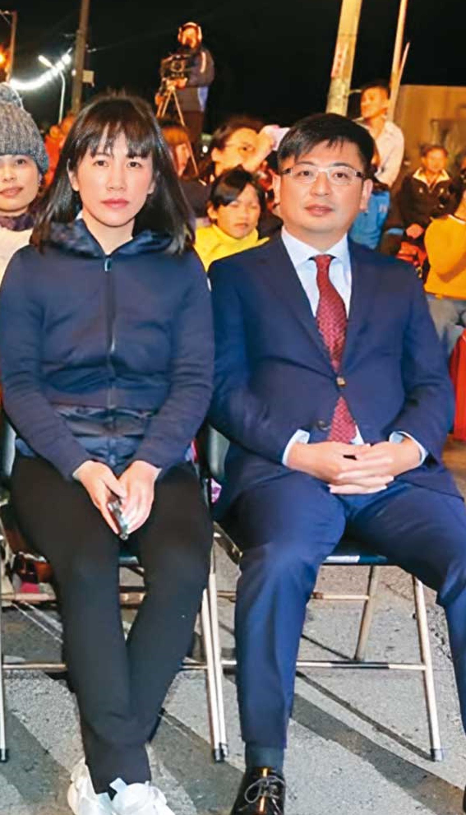 藍委謝衣鳯（左）爭取選彰化縣長，胞弟謝典霖（右）拚議長連任，姊弟另類競合，地方希望盡速落幕。（翻攝謝典霖臉書）