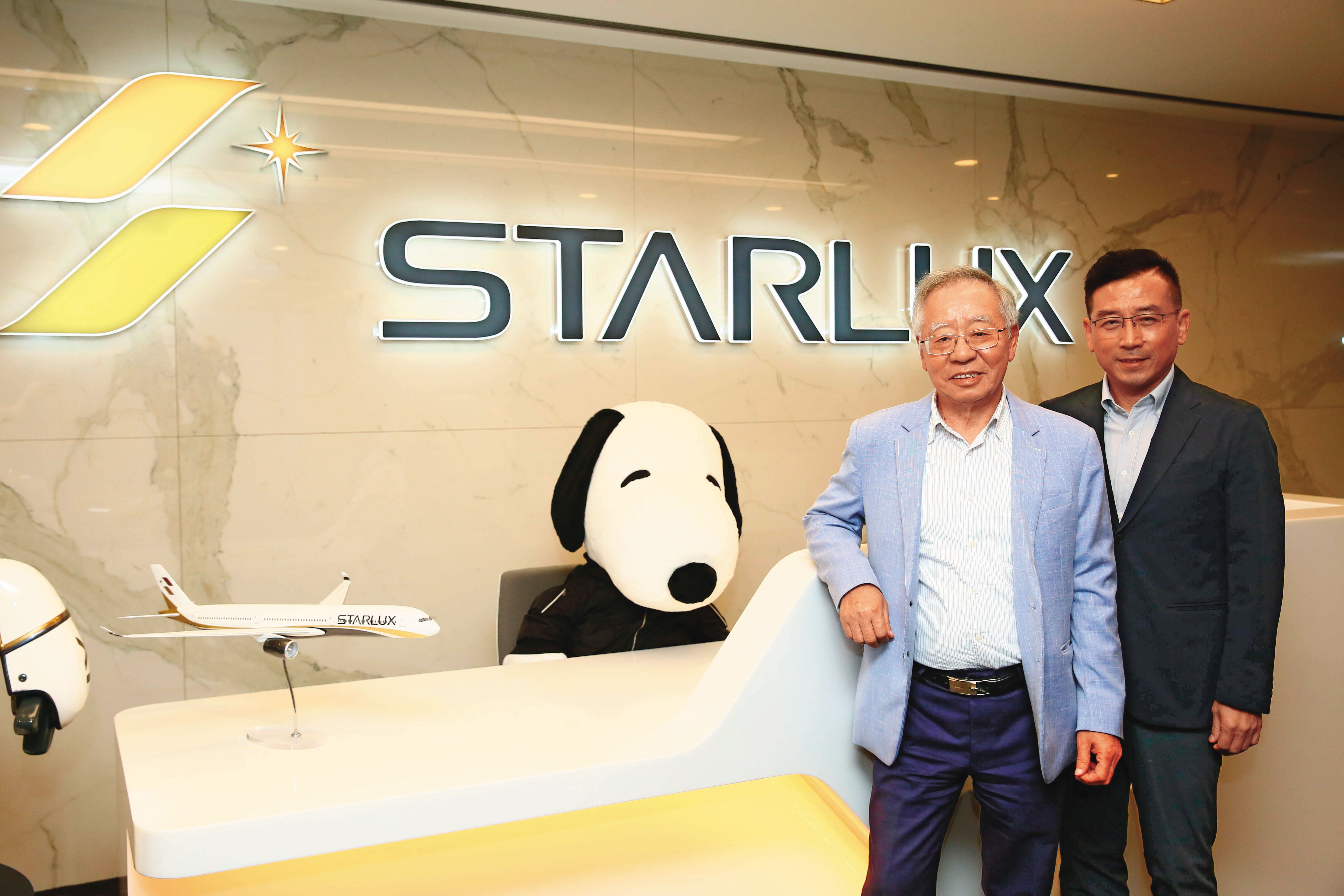 星宇航空公關長聶國維(左)、策略長劉允富(右)分享星宇的營運策略及品牌理念。