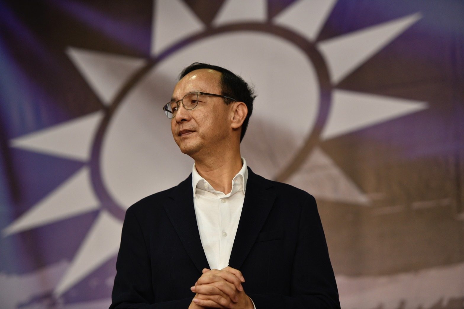 國民黨主席今透露藍白昨晚密會內容，強調要堆疊善意、換位思考。