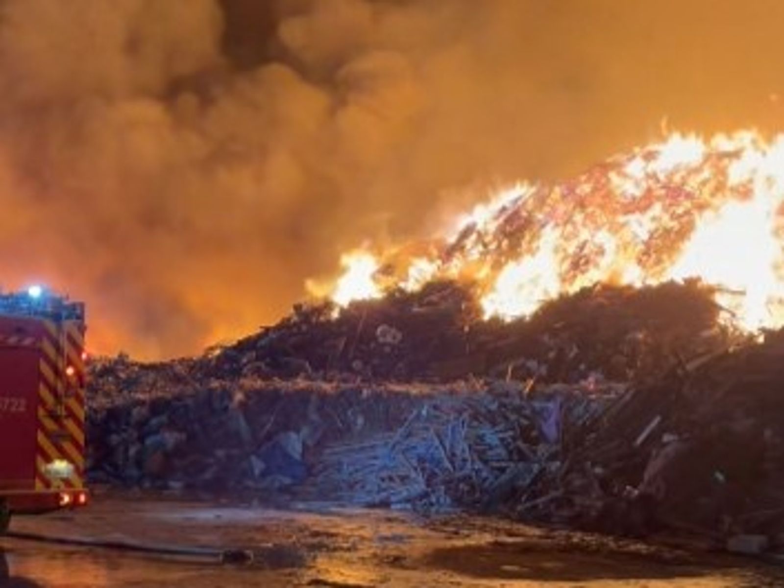 深夜惡火！台南後壁廢棄物暫置深夜火警　「這5區」空氣品質恐受影響