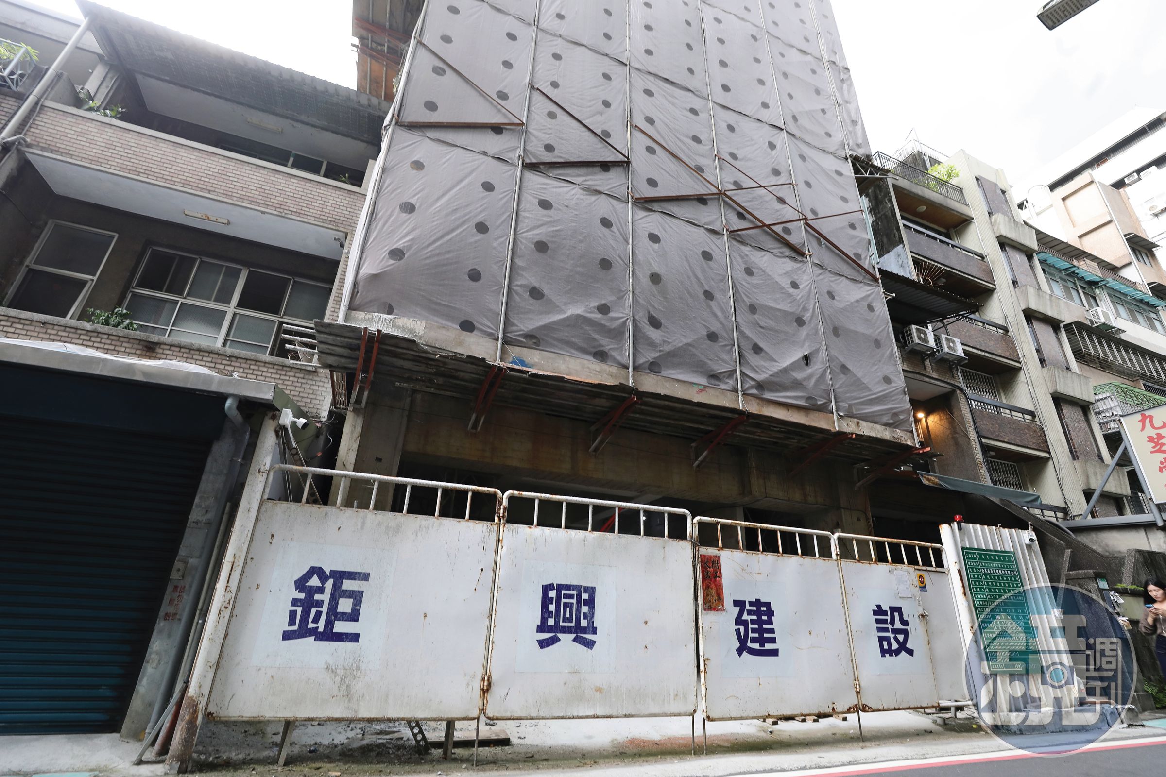 限貸令緊掐建商銀根，資金斷鏈恐造成建商資金周轉不靈。
