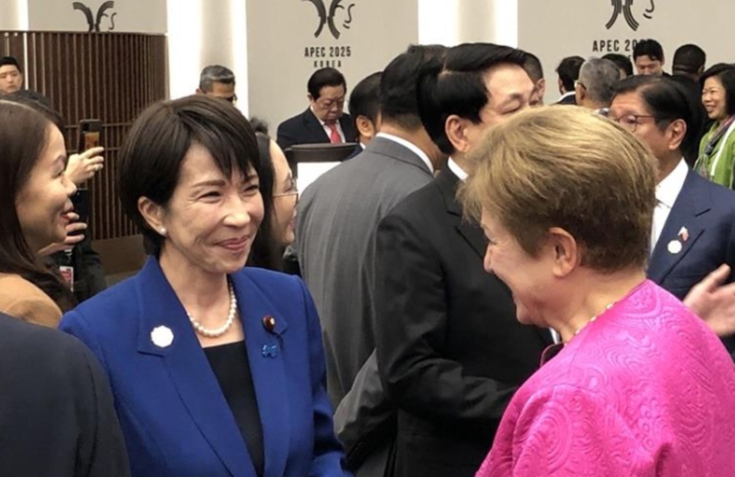 高市早苗自曝「每天只睡2到4小時」。 （翻攝自高市早苗X）