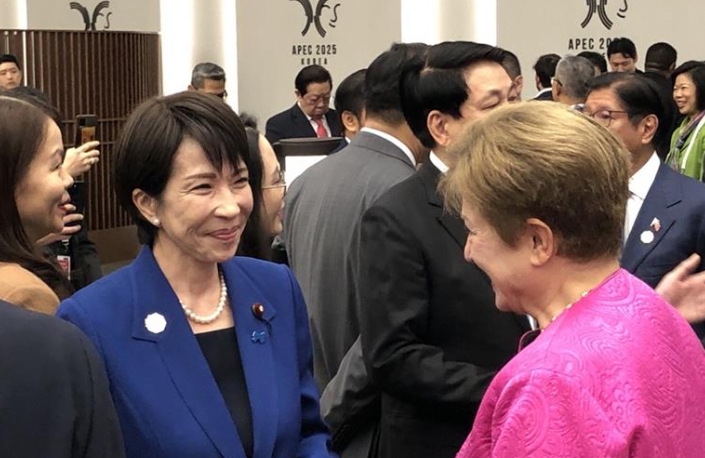 高市早苗自曝「每天只睡2到4小時」。 （翻攝自高市早苗X）