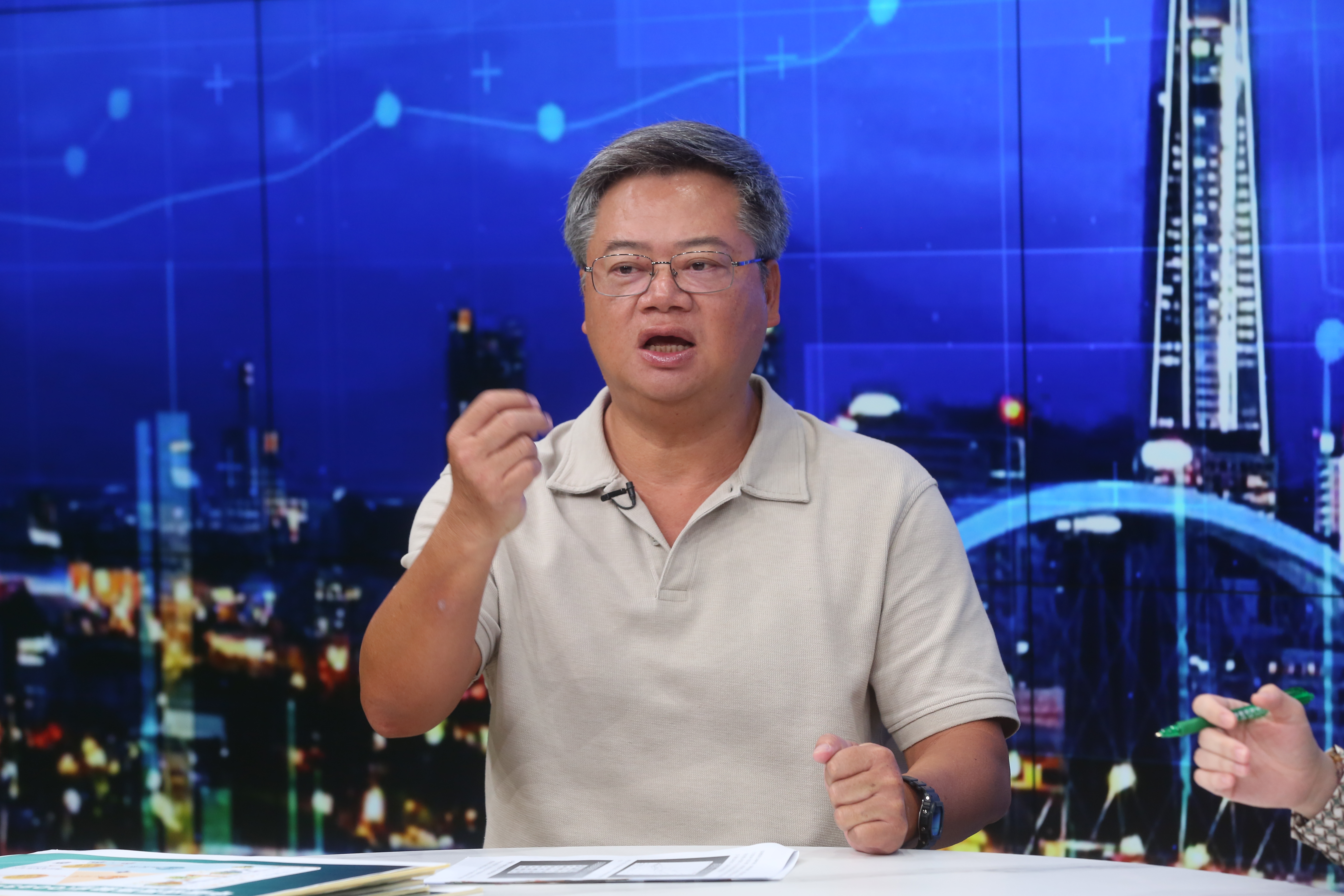 大跌買什麼2/「4萬點有撐逢低加碼」 陳重銘首選這檔十年難得一遇的好股