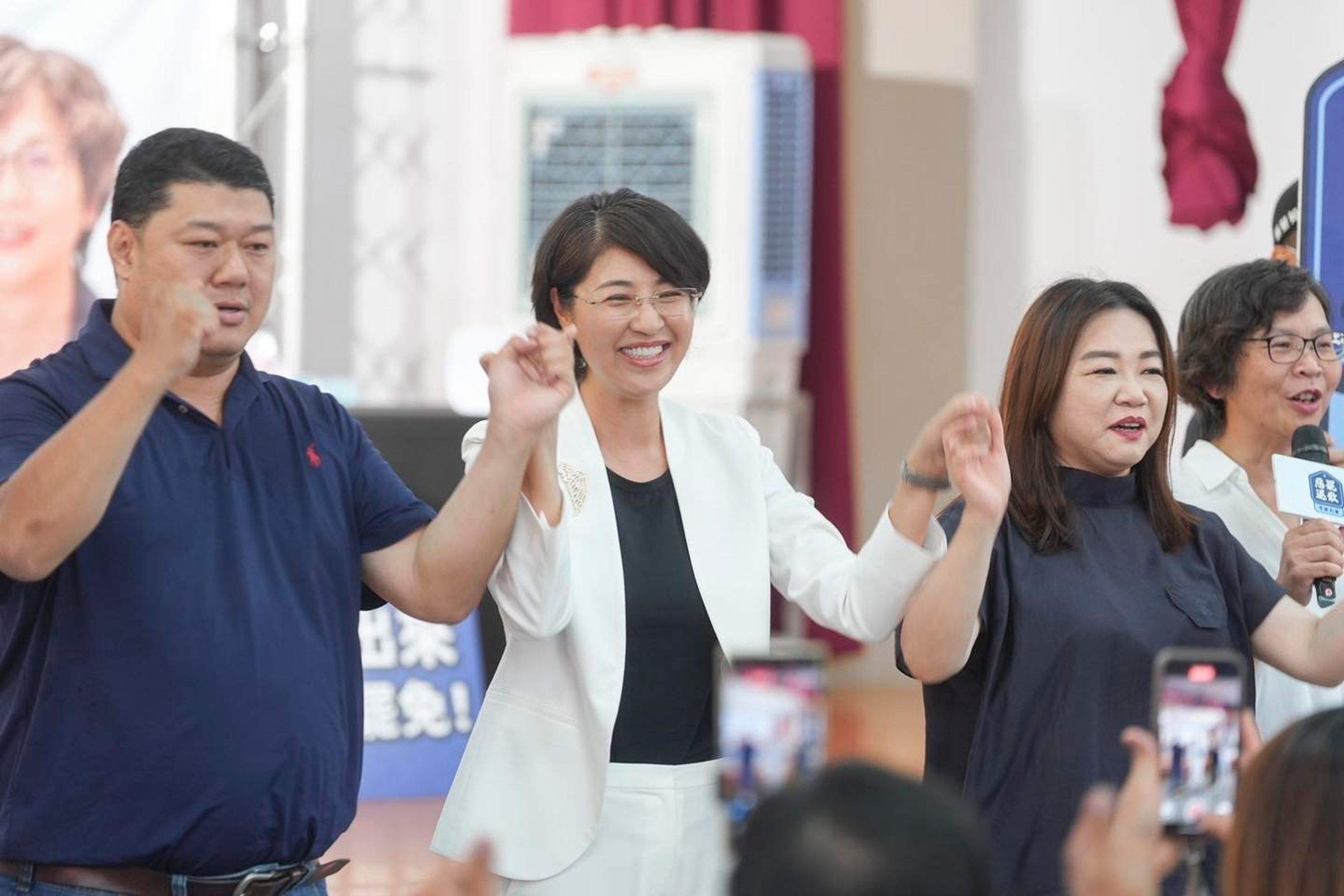 許淑華稱為了保住藍委，怕選民混淆選票，會直接宣導罷免、公投都投不同意，讓小草怒轟她過河拆橋。（翻攝自許淑華臉書）