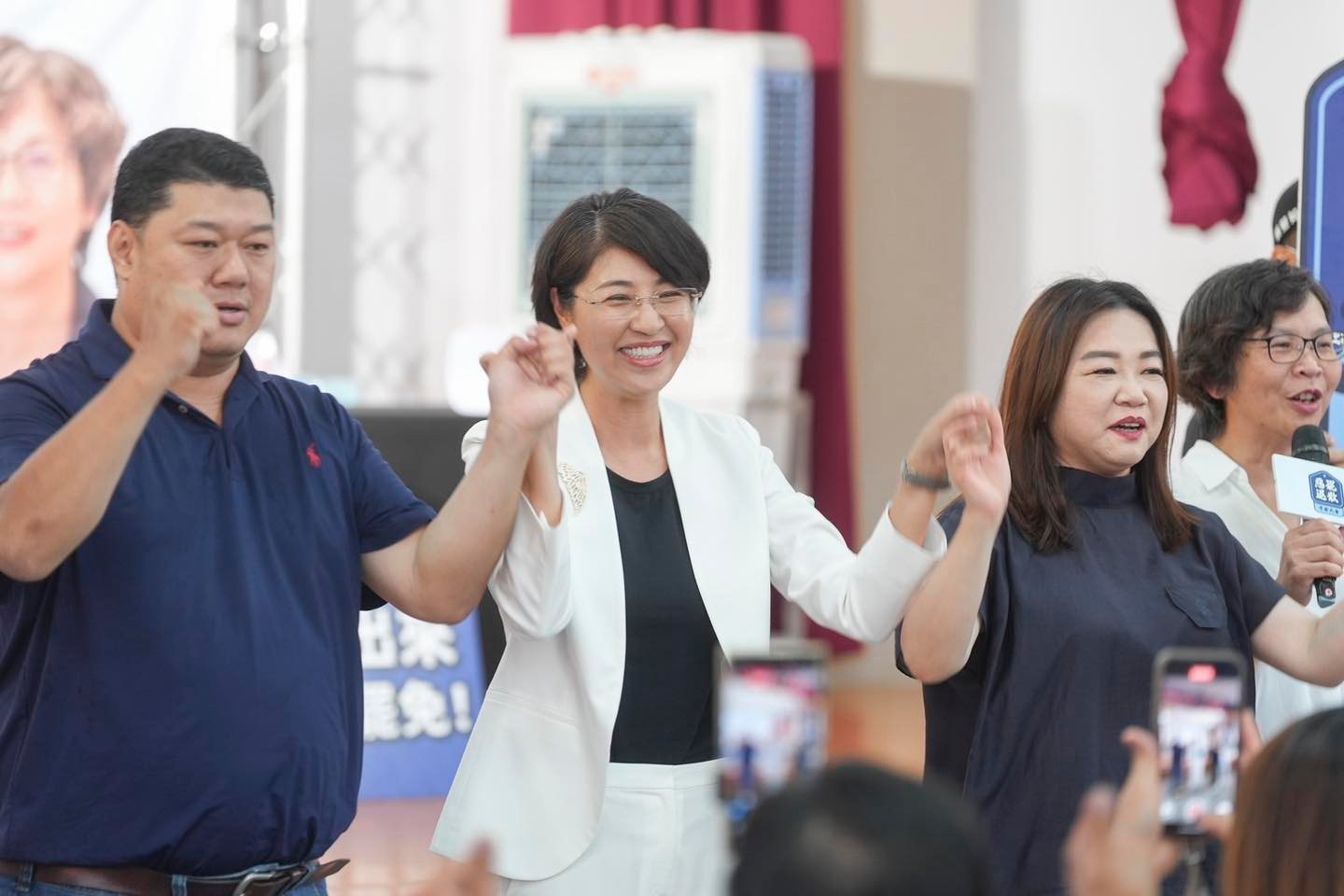 許淑華稱為了保住藍委，怕選民混淆選票，會直接宣導罷免、公投都投不同意，讓小草怒轟她過河拆橋。（翻攝自許淑華臉書）