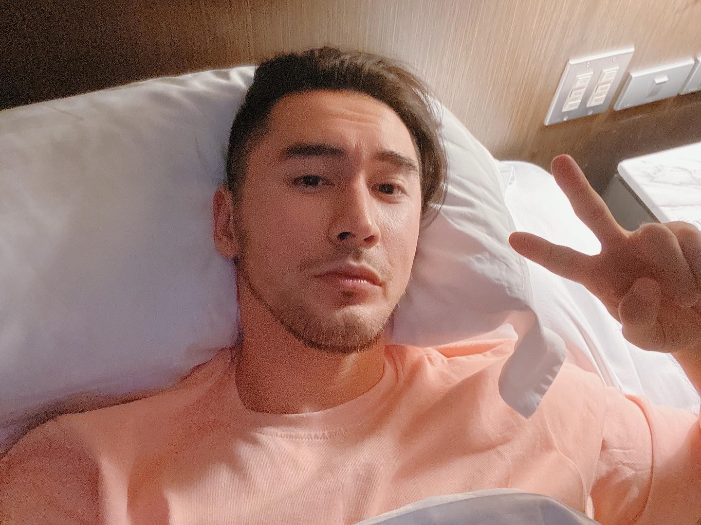 鍾麗緹老公張倫碩認為在家比工作還累，後來上節目被讚是好爸爸。（翻攝自張倫碩IG）