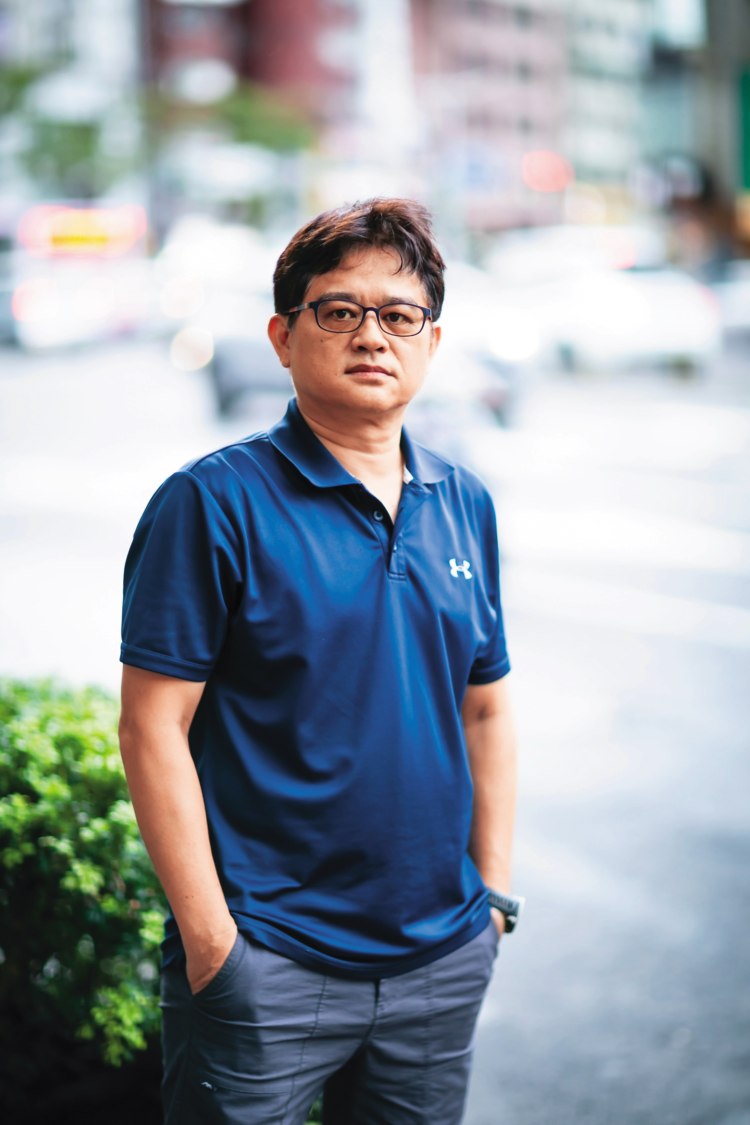 輔大社會系副教授吳宗昇長年研究貧窮與債務議題，是自救會元老級顧問。