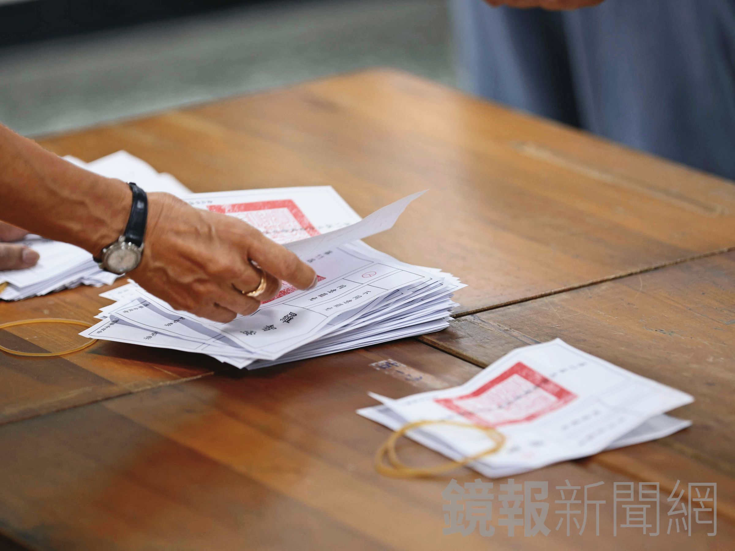 藍營成功催出基本盤反罷，在24個選區都力壓挺罷。（鏡報劉耀勻）