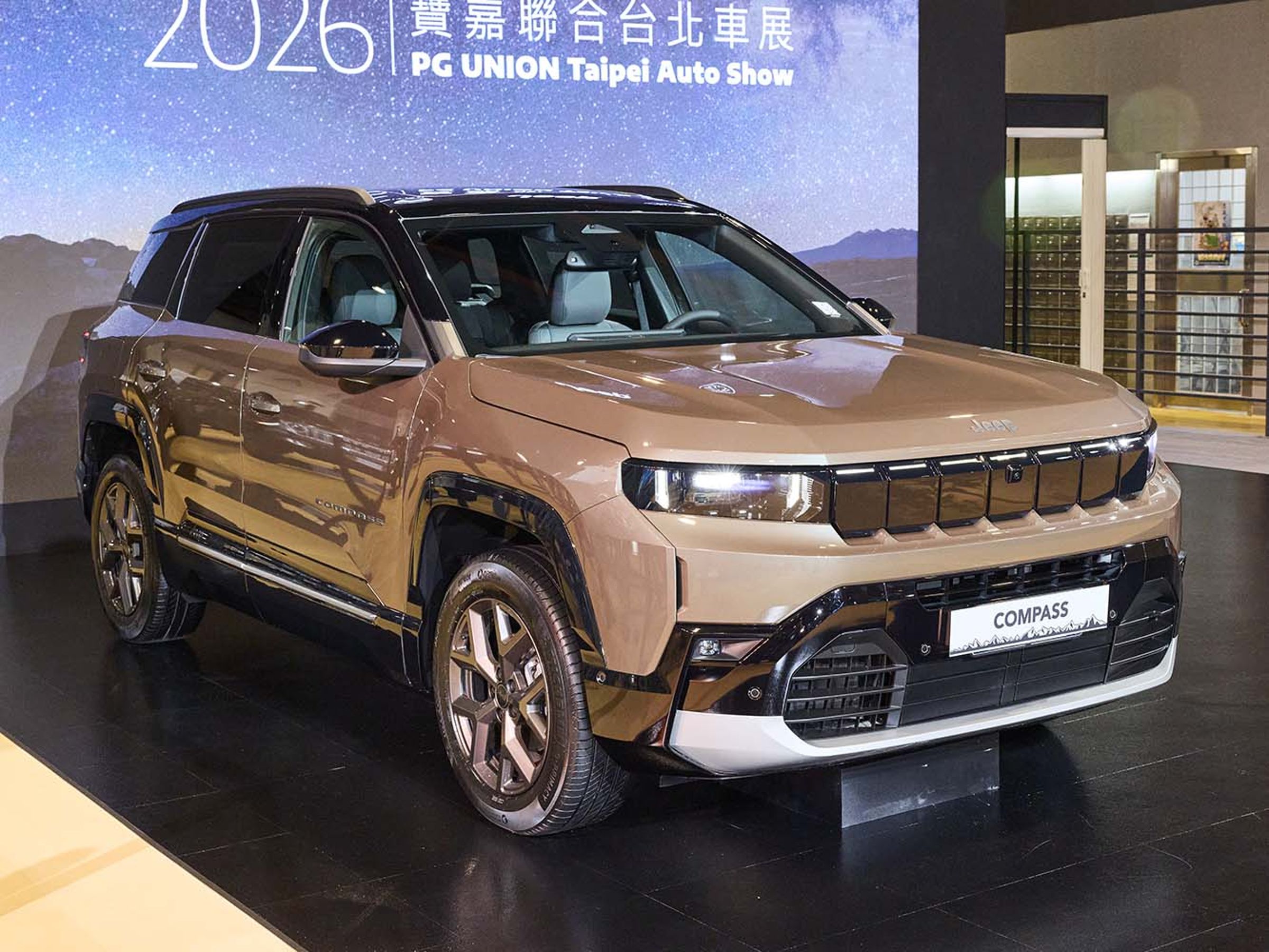 才剛剛宣布重返國內的Jeep，則將以Compass打響新年第一炮。