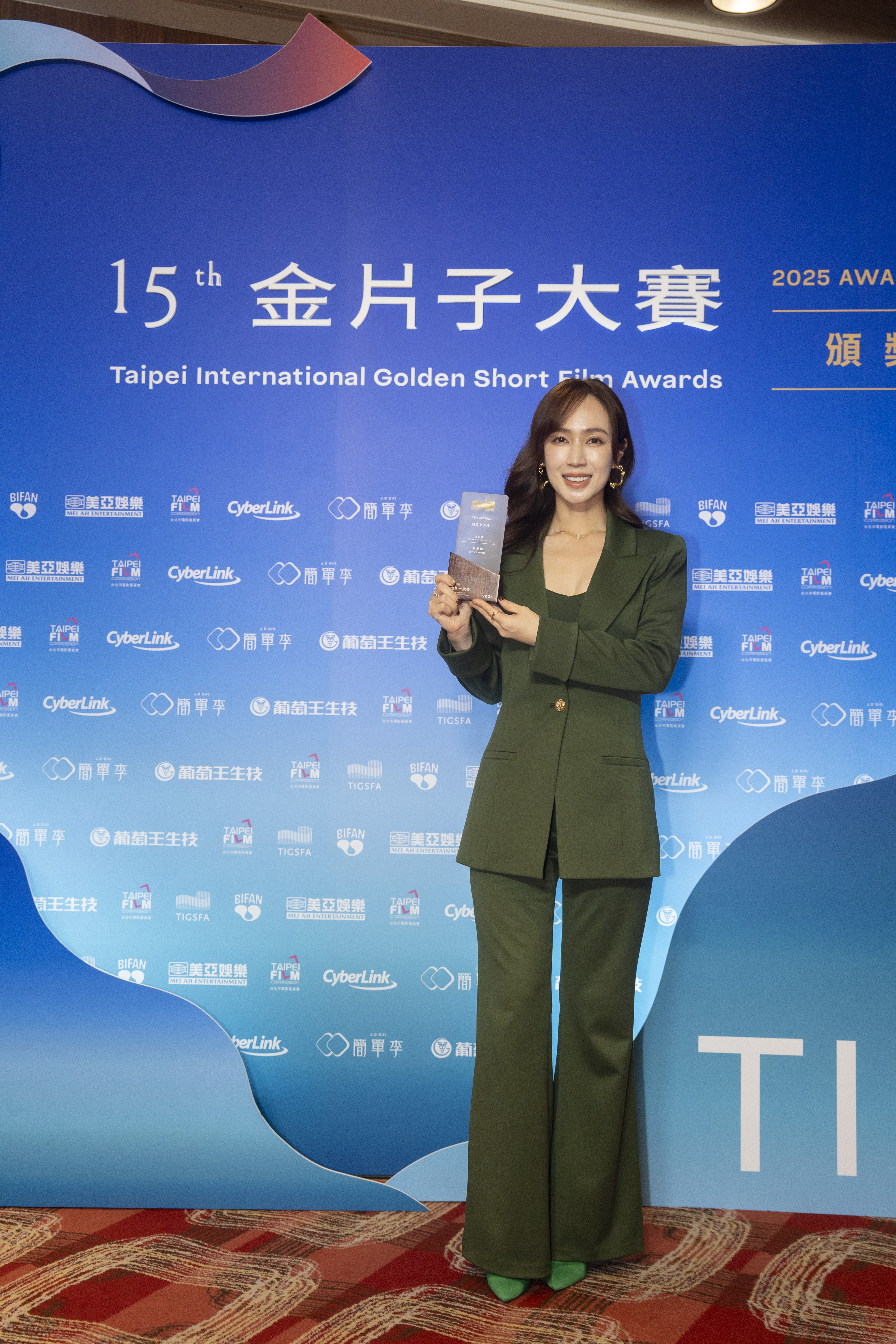 上屆金片子大賽最佳女演員小薰坦言此生做過最勇敢的決定就是報名參加《我猜》的原住民美少女比賽。(台北市電影委員會提供)