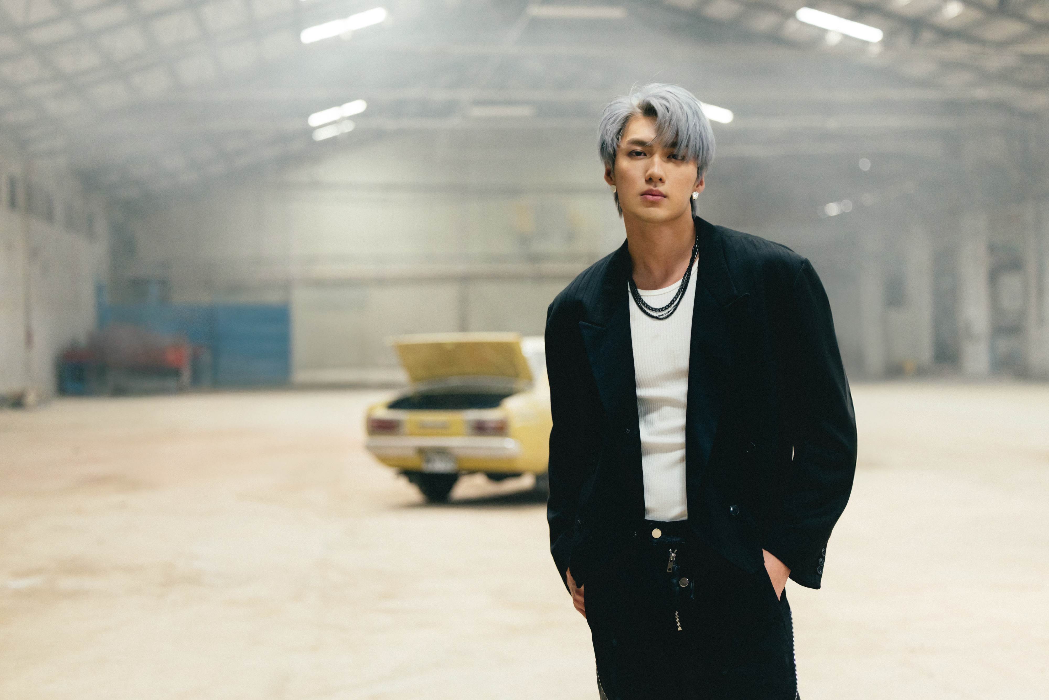 男團C.T.O.成員薛恩推出首波個人單曲〈別離開〉。（華納音樂提供）