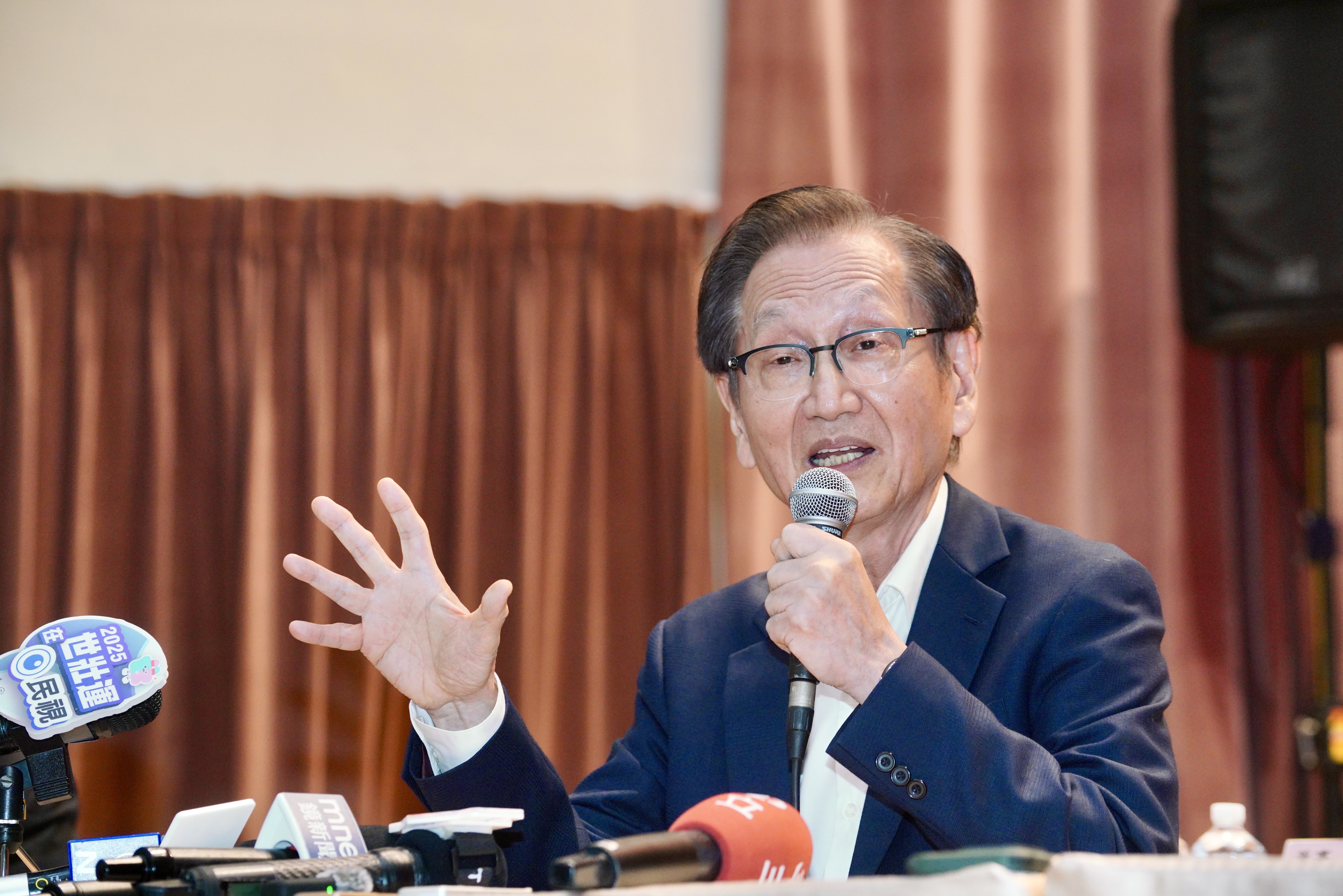 華碩董事長施崇棠將Deepseek妙喻爲「窮人的武功」,認為AI世代才正要開始。