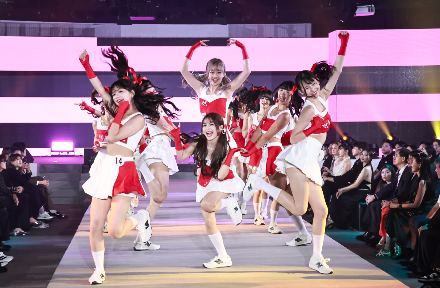 台灣運彩紅運少女帶來活力舞蹈表演。（伊林娛樂提供）