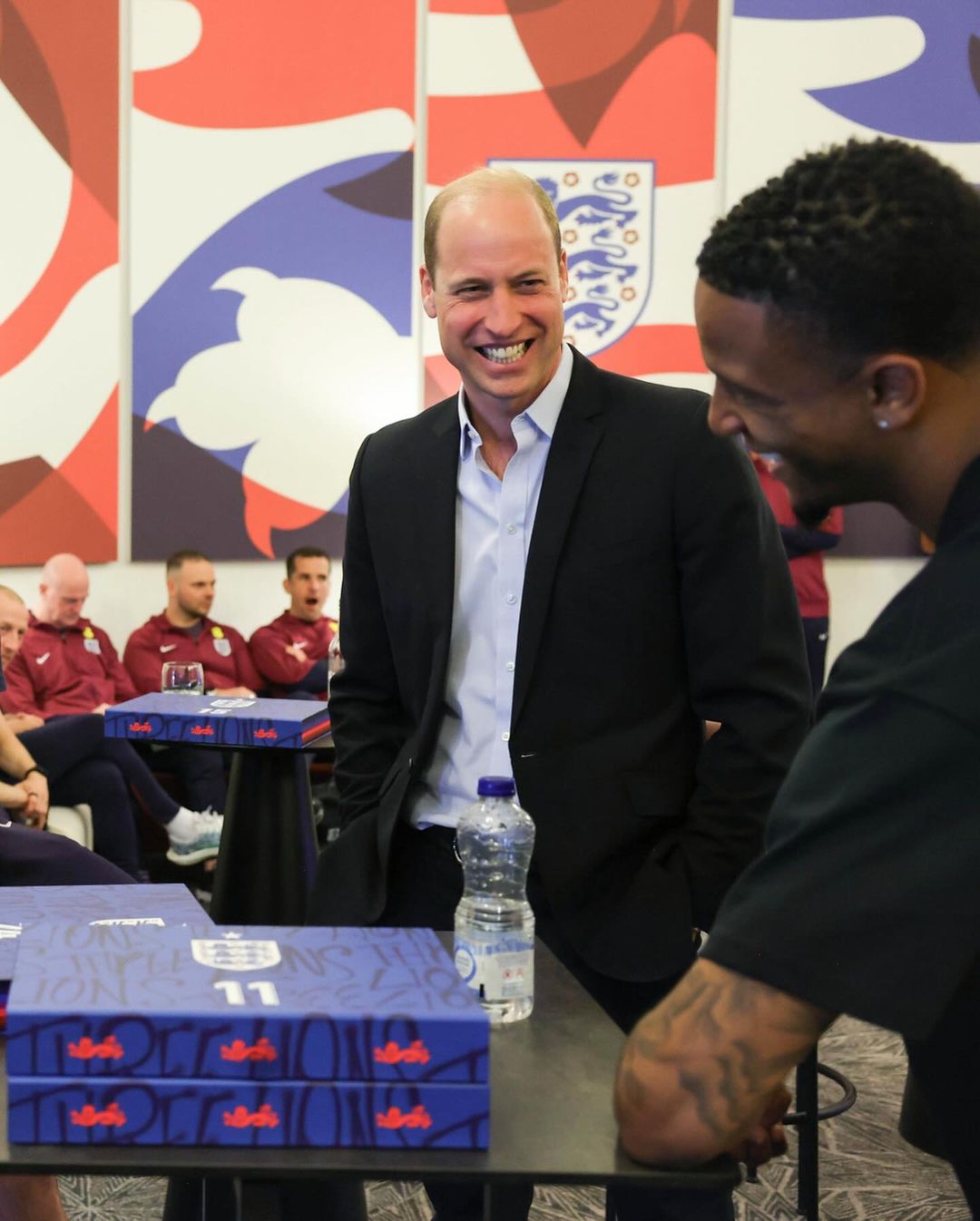 威廉王子日前探訪英格蘭國家足球隊。(翻攝England football team IG)