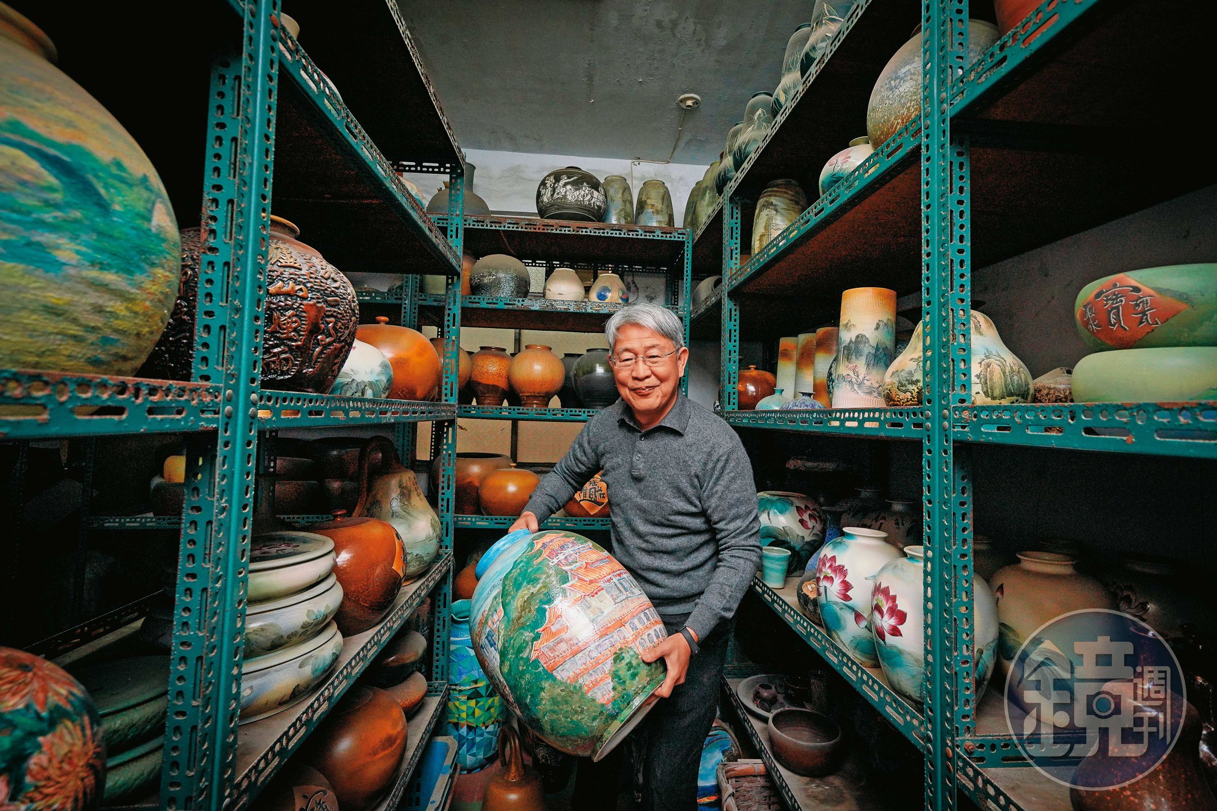 毛昌輝的大型作品至今仍保存在窯廠，但已無販售，他獨創的油畫釉，讓每件作品都像畫上油畫。