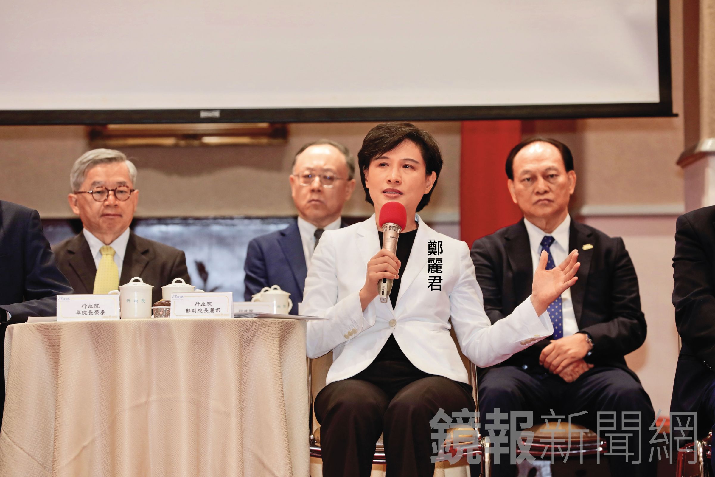 行政院副院長鄭麗君已多次率隊，赴美談判關稅。（鏡報林煒凱）