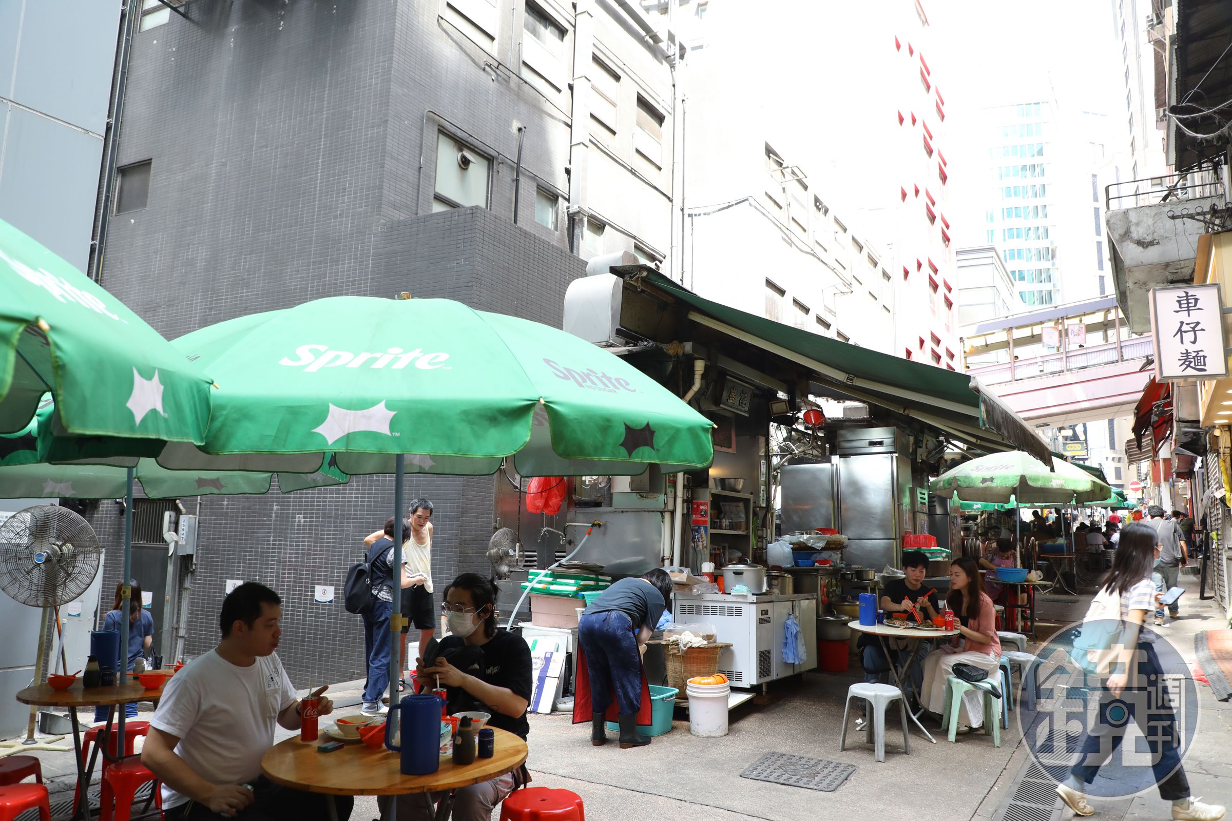 「盛記」是中環的老字號大排檔，曾被美食家蔡瀾認證為香港最好餐廳之一。