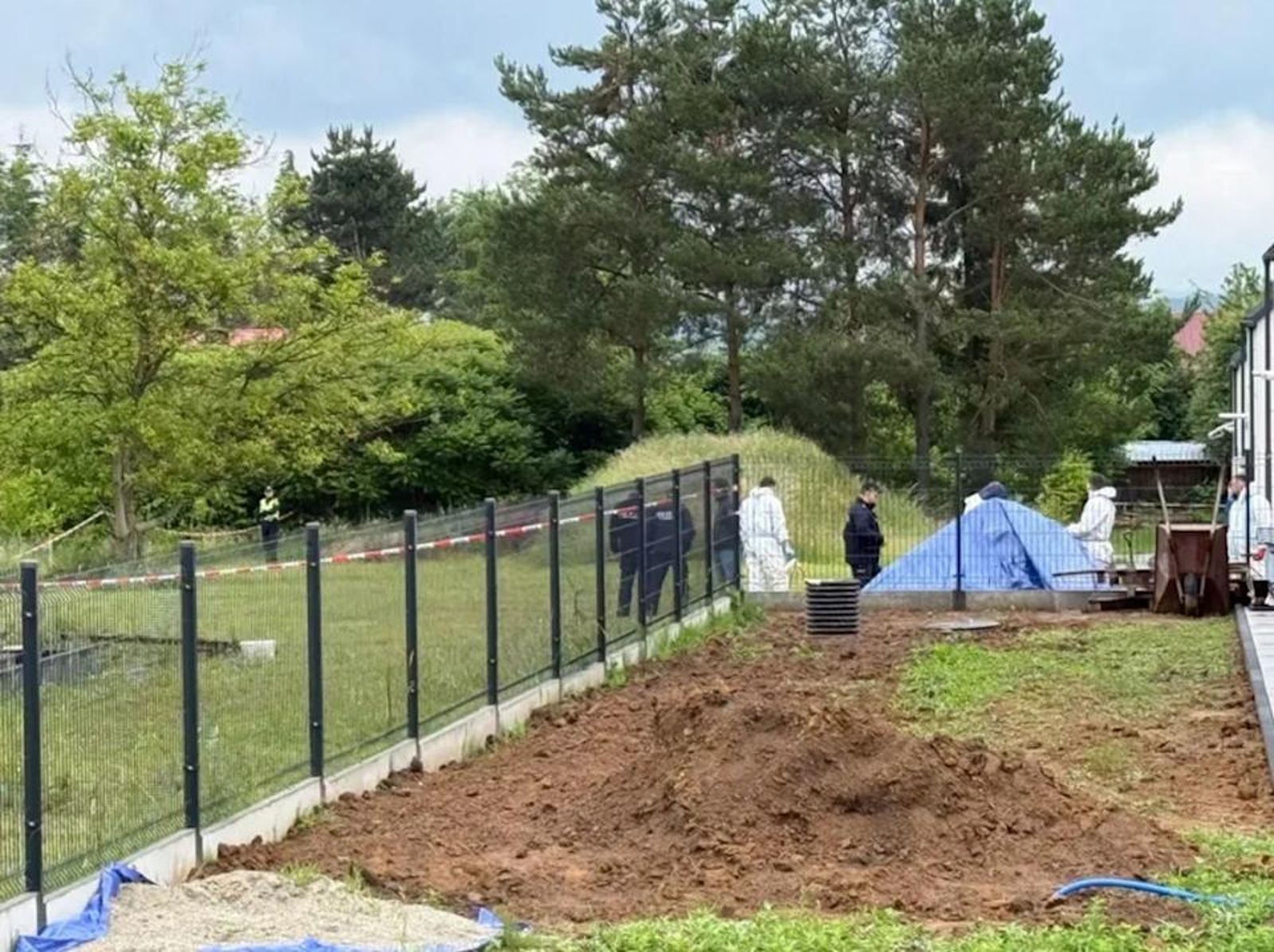 新婚夫妻翻修別墅驚見「地底藏29具完整胎屍」、大量神祕玻片 前屋主遭逮...身分曝光超毛