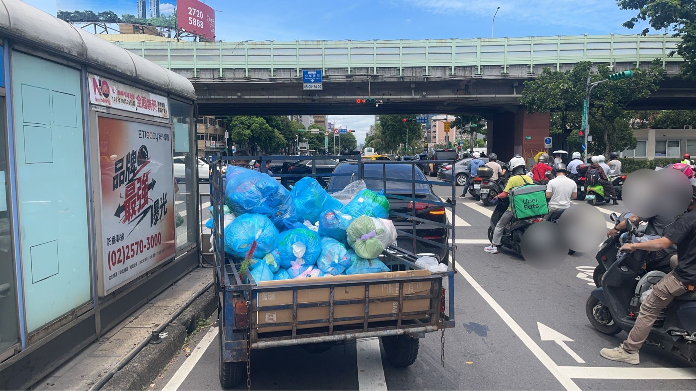 三輪拼裝垃圾車追撞轎車,結果又是毒駕。(警方提供)