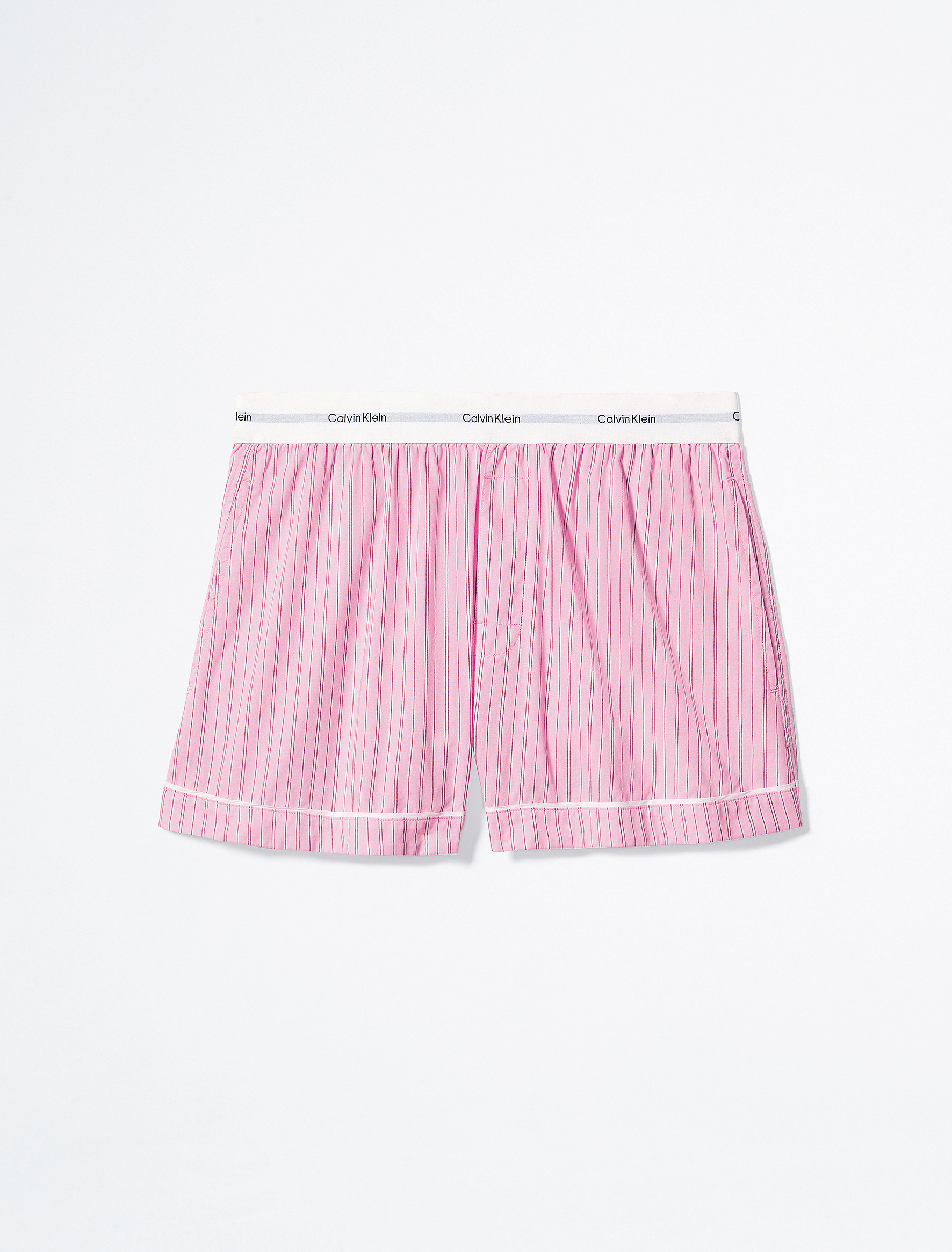 情人節系列條紋居家短褲。價格店洽（Calvin Klein提供）