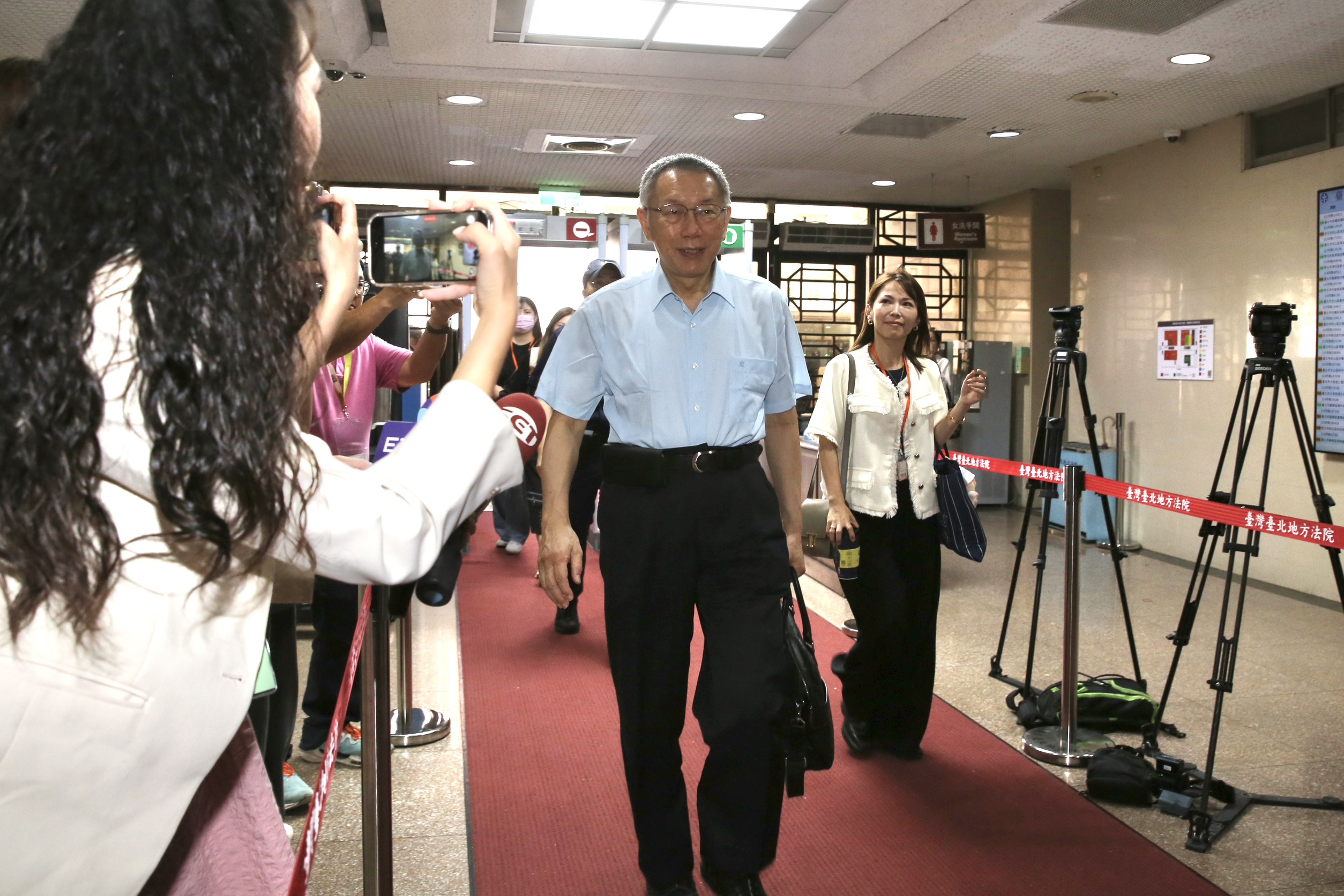 台北地方法院今下午審理京華城容積率弊案，傳喚民眾黨前主席柯文哲。（鏡報董孟航攝）
