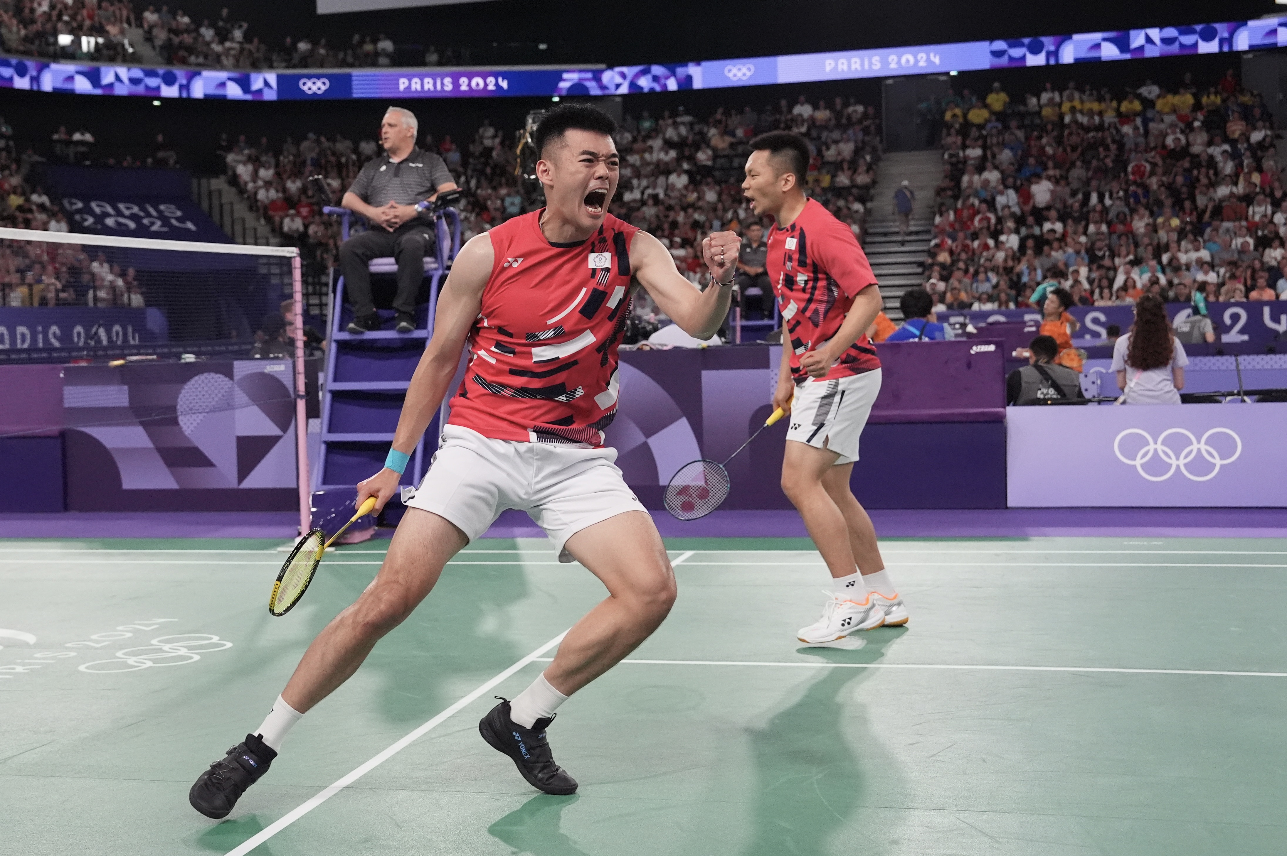 王齊麟（前）與李洋再闖奧運決賽，劍指金牌。（中華奧會提供）