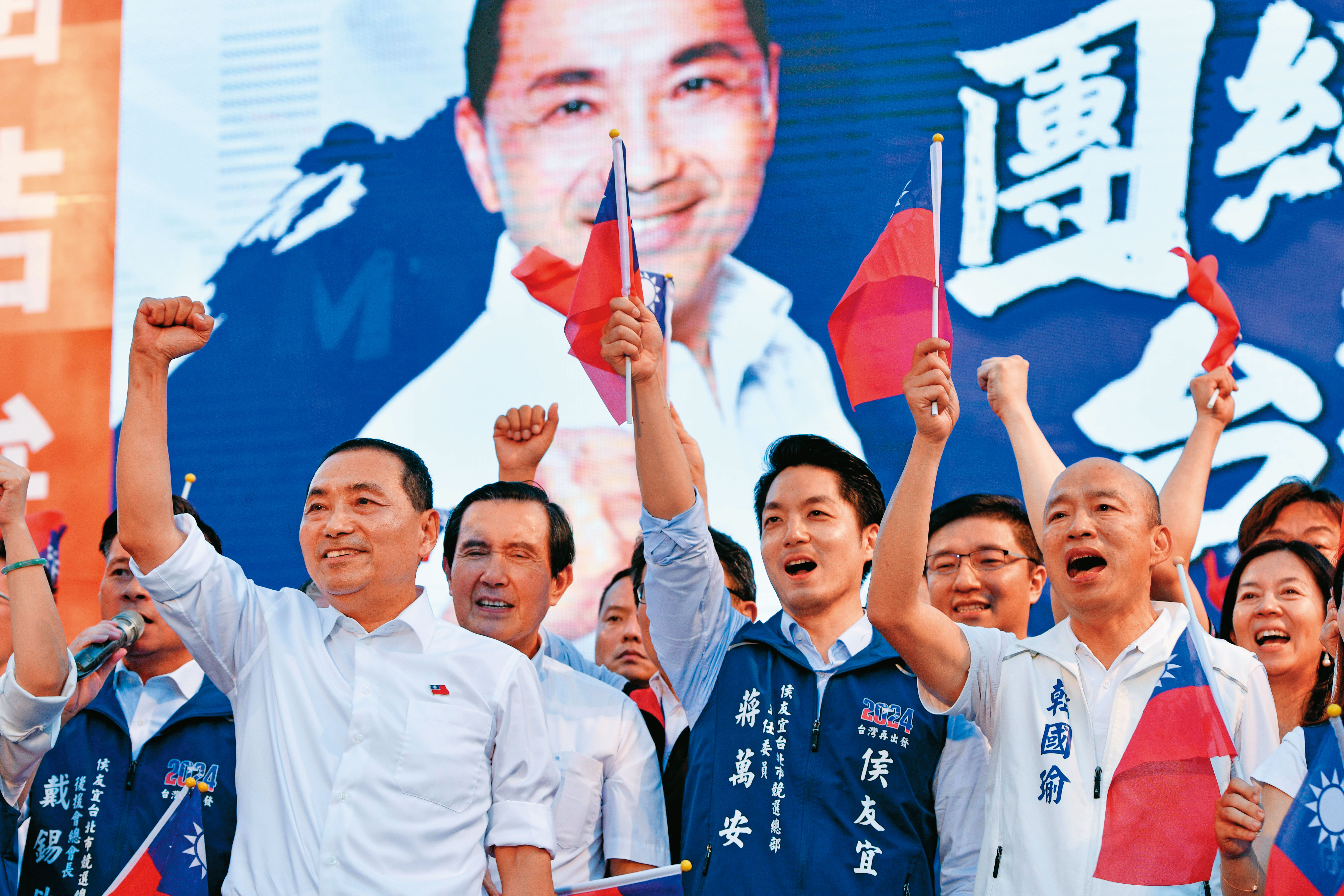 韓國瑜人氣未減,場場造勢大會都出面挺侯,號召藍軍歸隊。