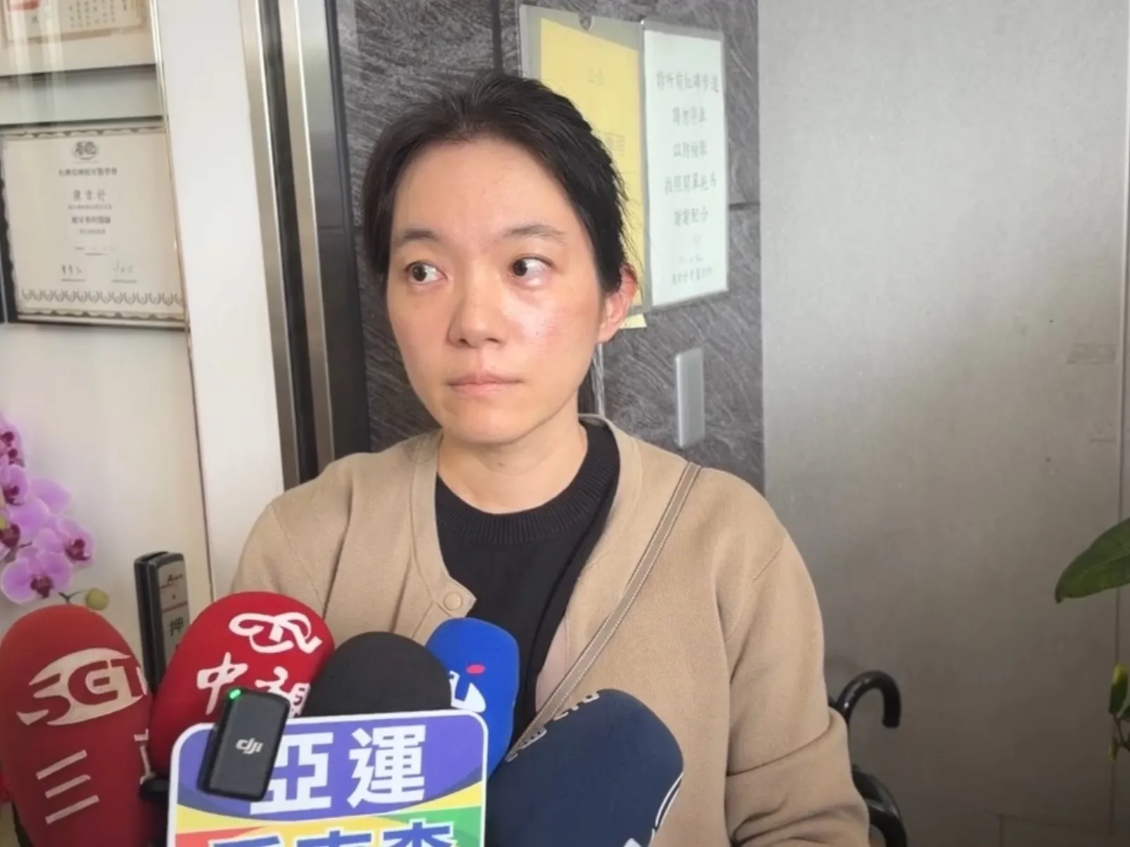陳幸妤今（26日）受訪透露，趙建銘近日突然頻繁聯繫3個兒子，討論教育基金歸還事宜。