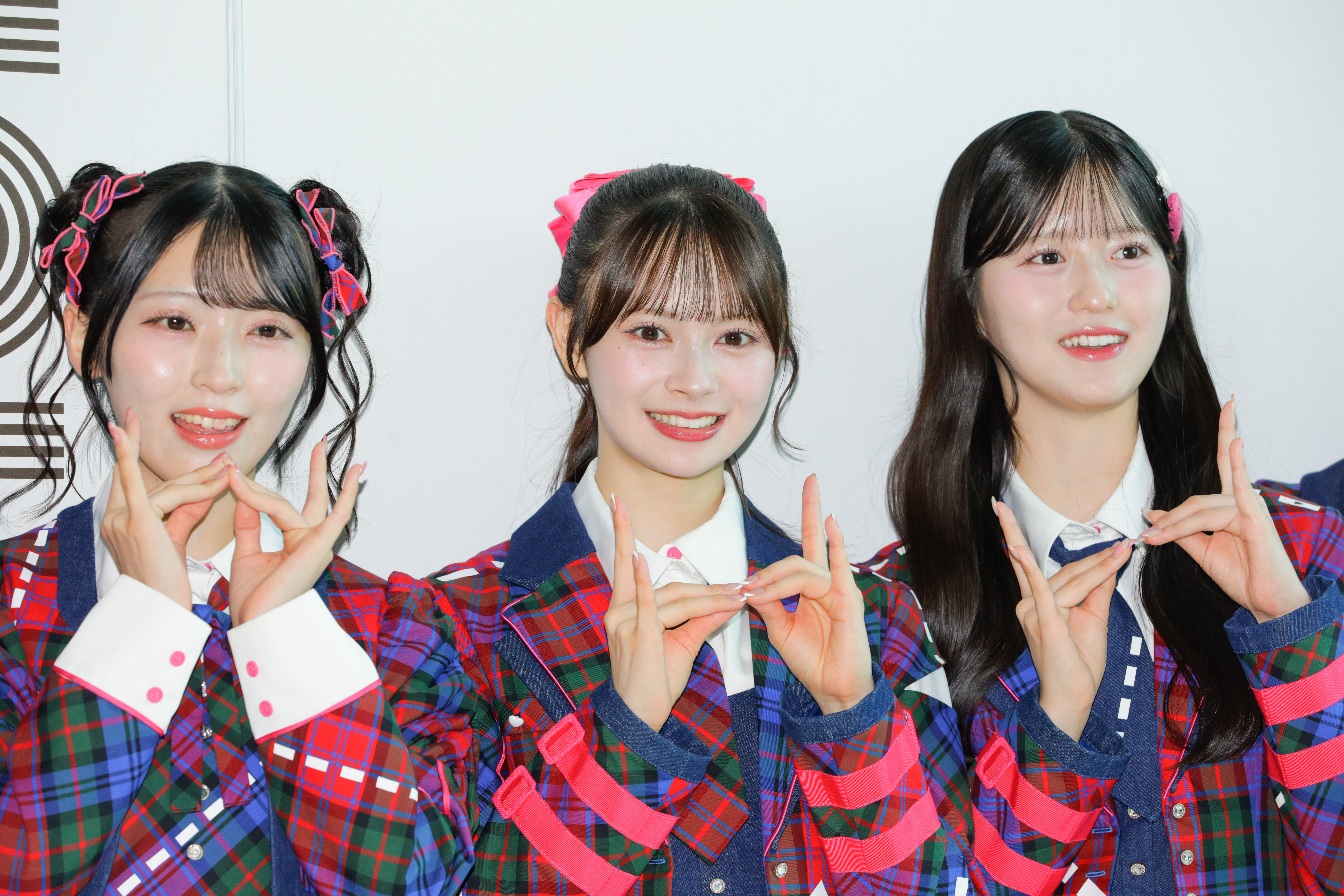 AKB48伊藤百花（中）自爆是「軟糖協會」會員，從小就愛吃軟糖，每次逛便利商店都會特別尋找軟糖。