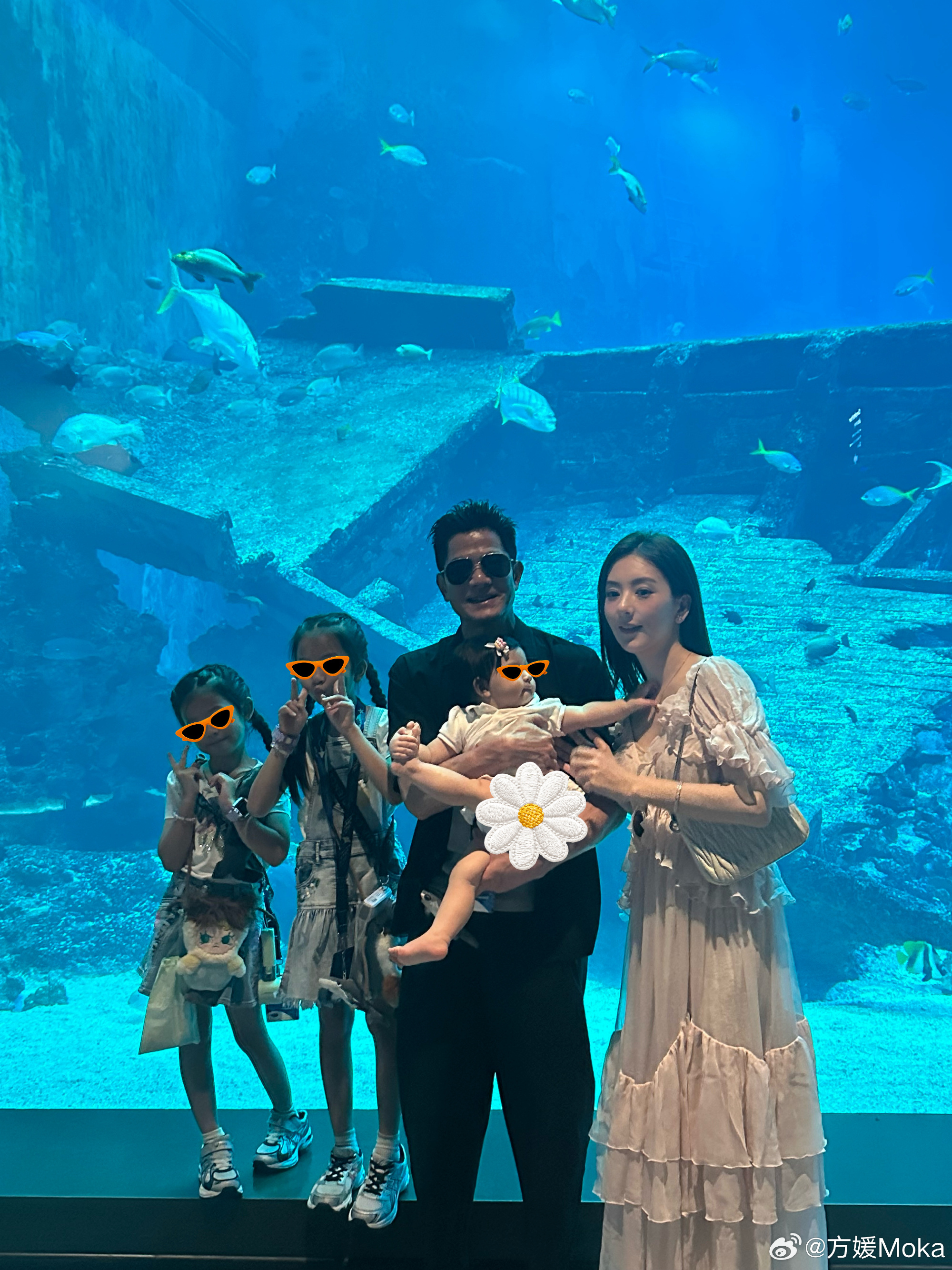 早前郭富城才帶全家赴新加坡旅遊,去年10月才出生的三寶Cheryl也一同隨行。(方媛微博)
