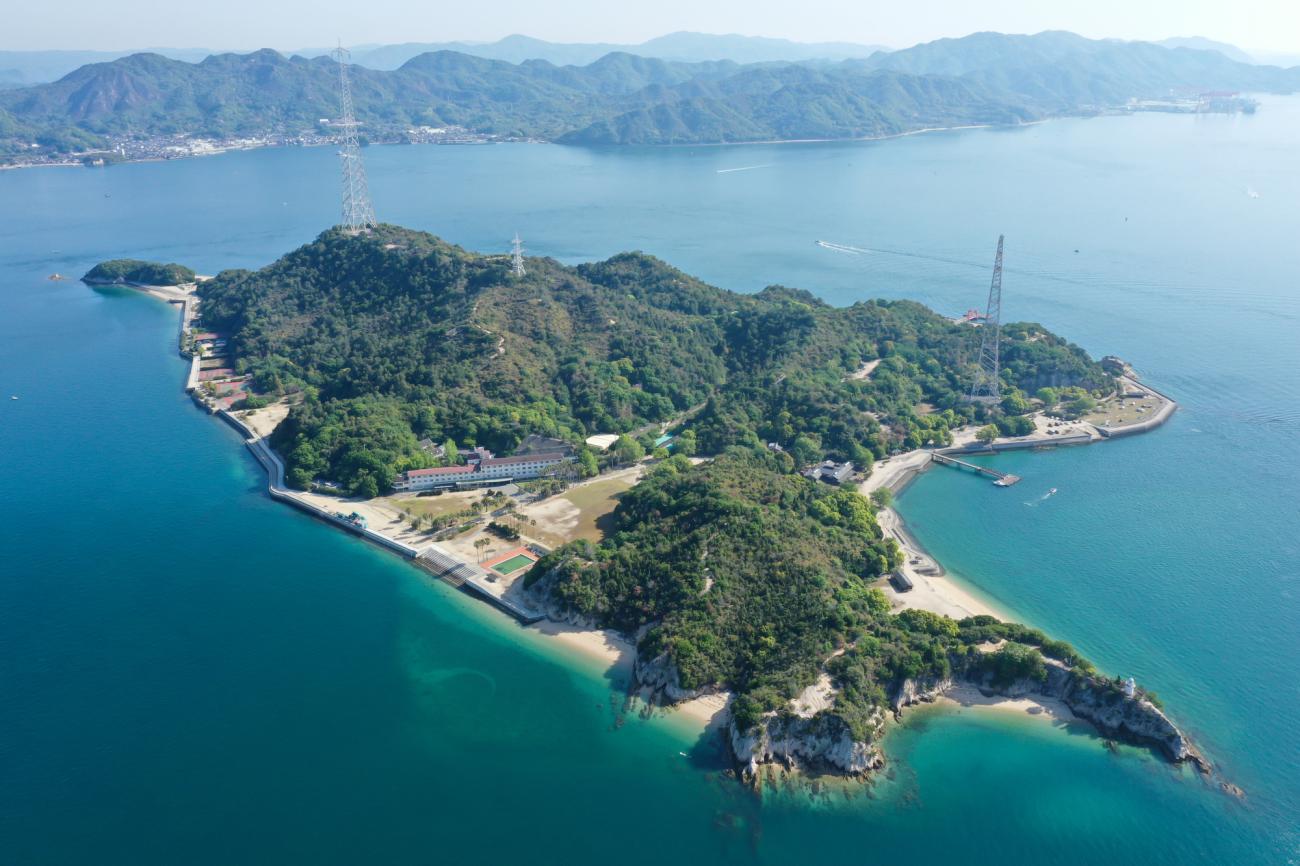 大久野島位在瀨戶內海，島上棲息著數百隻野生兔子，又被稱為兔子島。（樂天旅遊提供）