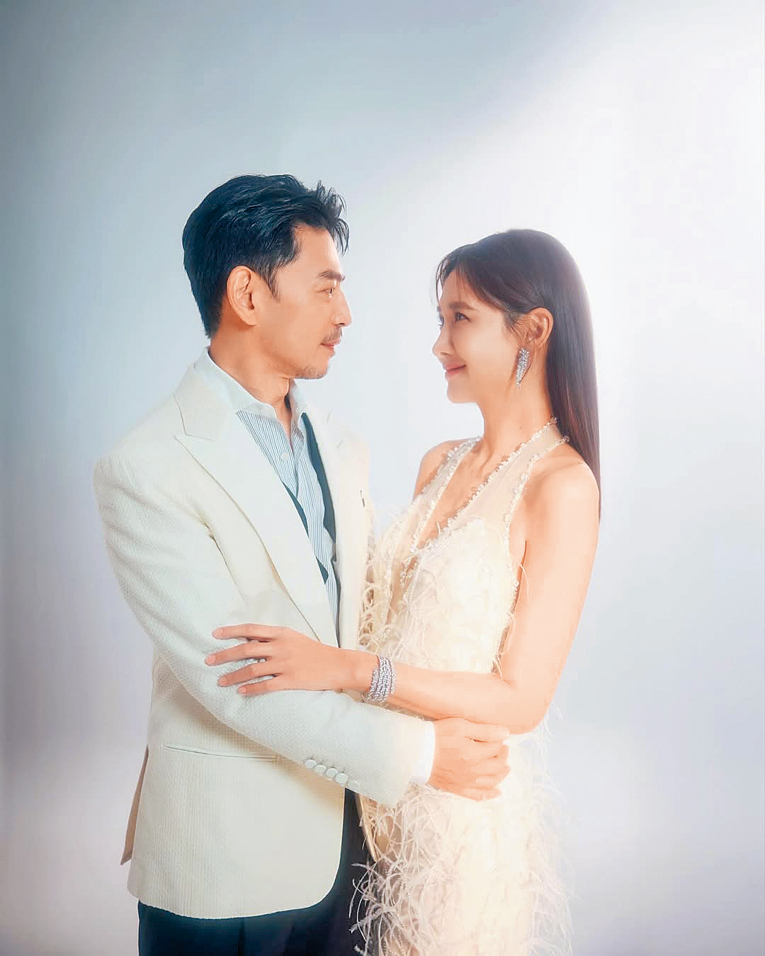 安心亞(右)與阿Ken(左)有了這組合照,之後結婚就不用再拍婚紗照啦!(翻攝自安心亞IG)